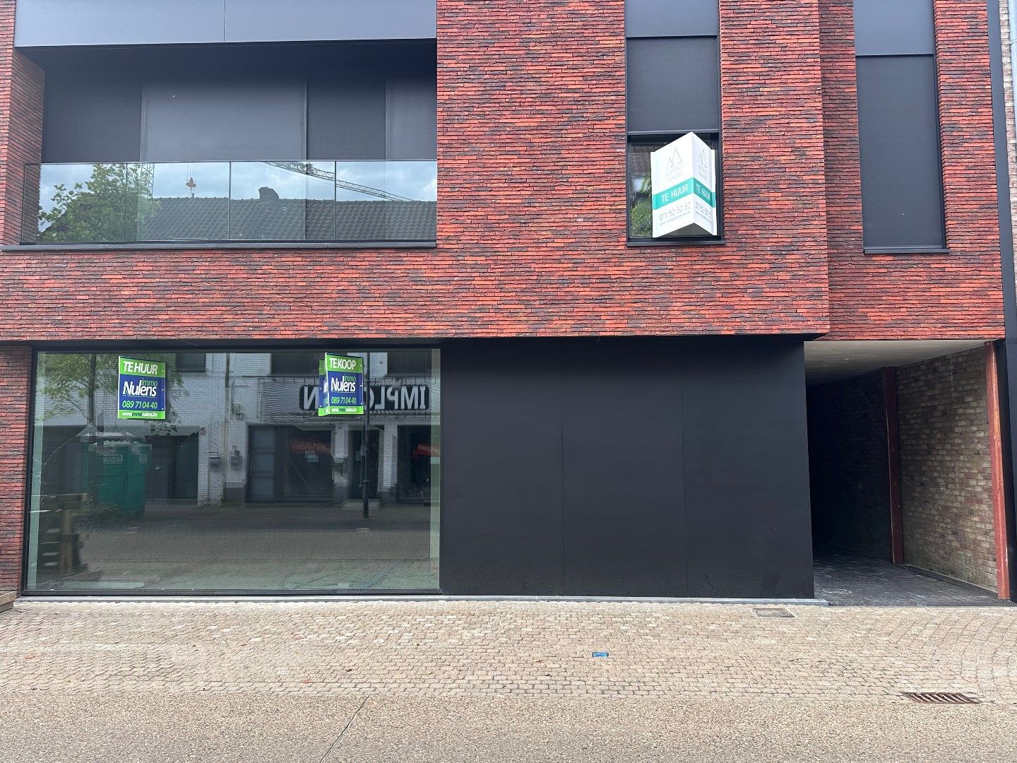 GELIJKVLOERS HANDELSPAND met KELDERRUIMTE TE HUUR/TE KOOP OP A-LOCATIE IN HOUTHALEN CENTRUM   foto 5