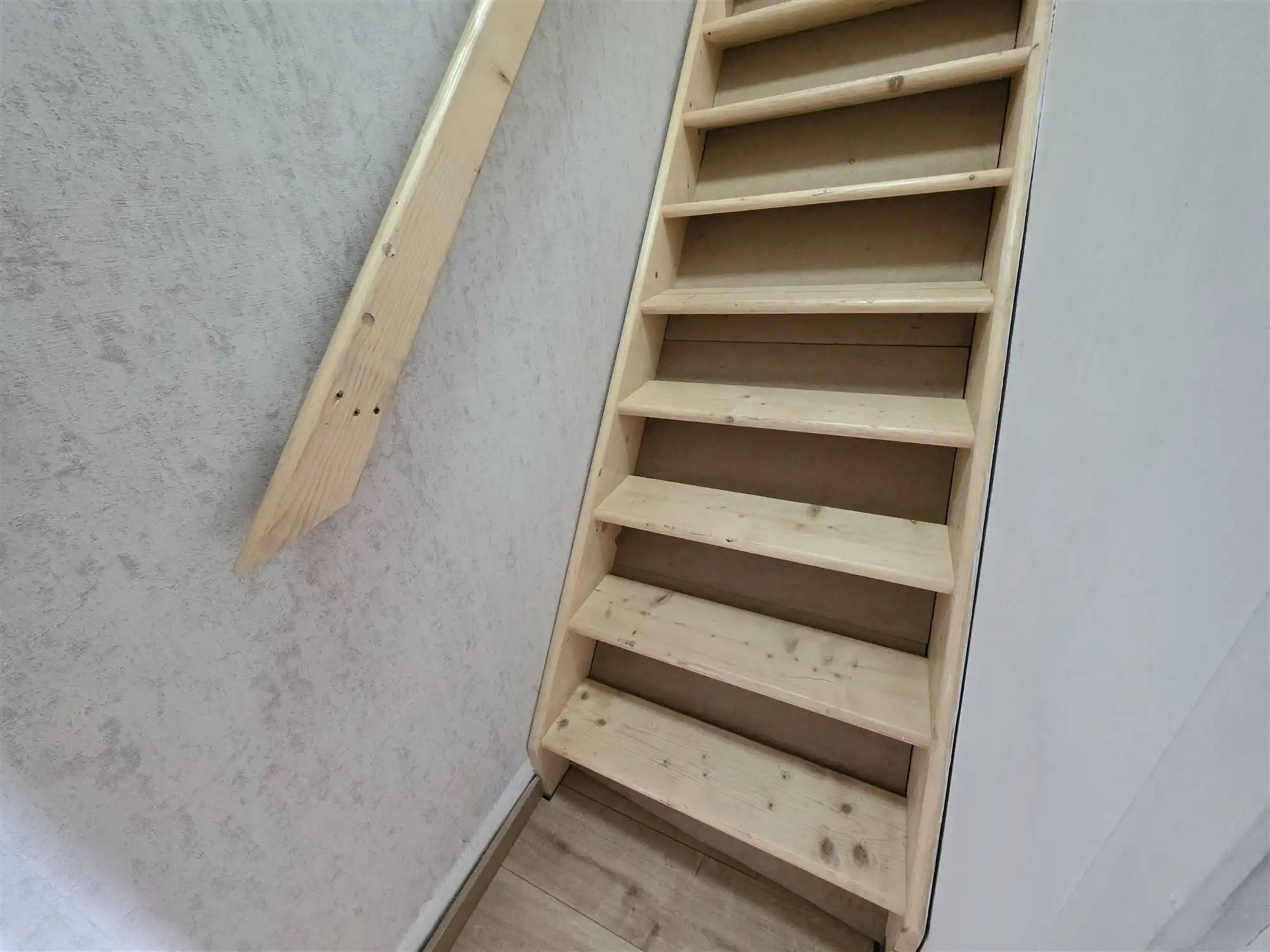 Gezinswoning met 4 slaapkamers en zonnige tuin foto 14