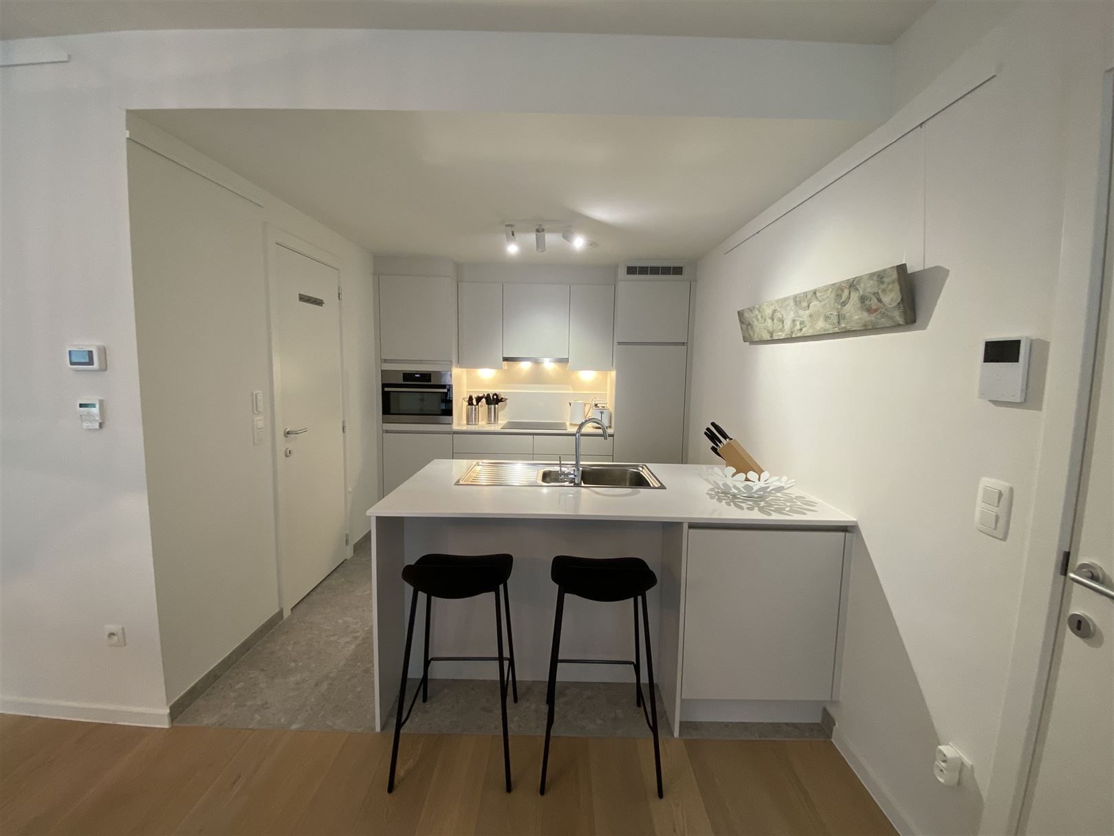 Luxe gemeubeld 2slaapkamerappatement met terras & parking! foto 6