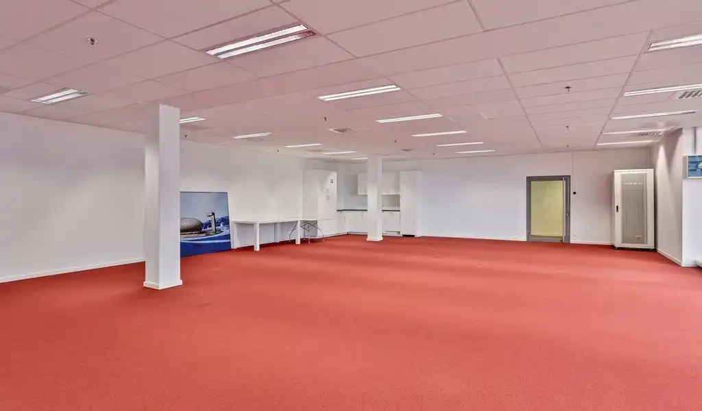Vernieuwde kantoren te huur in Ahlers Building te Antwerpen foto 17