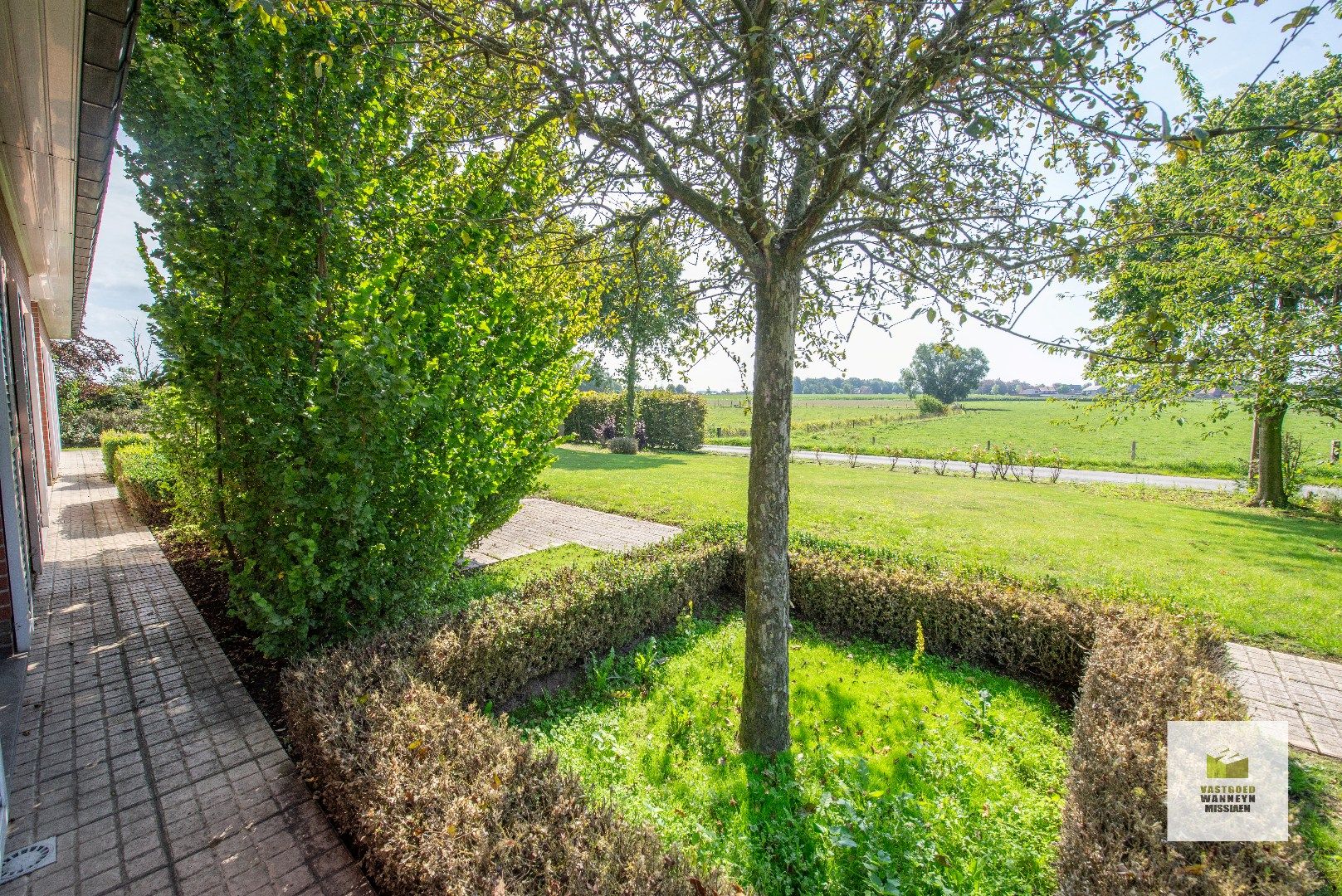 Villa met weide 3.500 m2 en akkerland van 1,4 Ha mét vergunning voor een nieuwe loods van 300 m2  foto 17