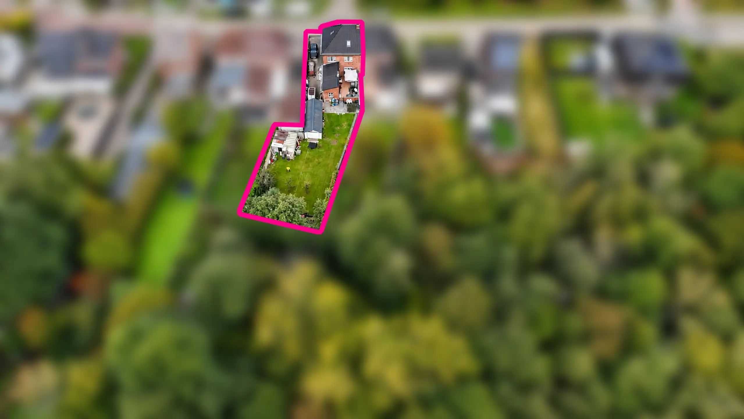 Instapklare halfopen bebouwing met zonnige tuin en garagebox foto 22