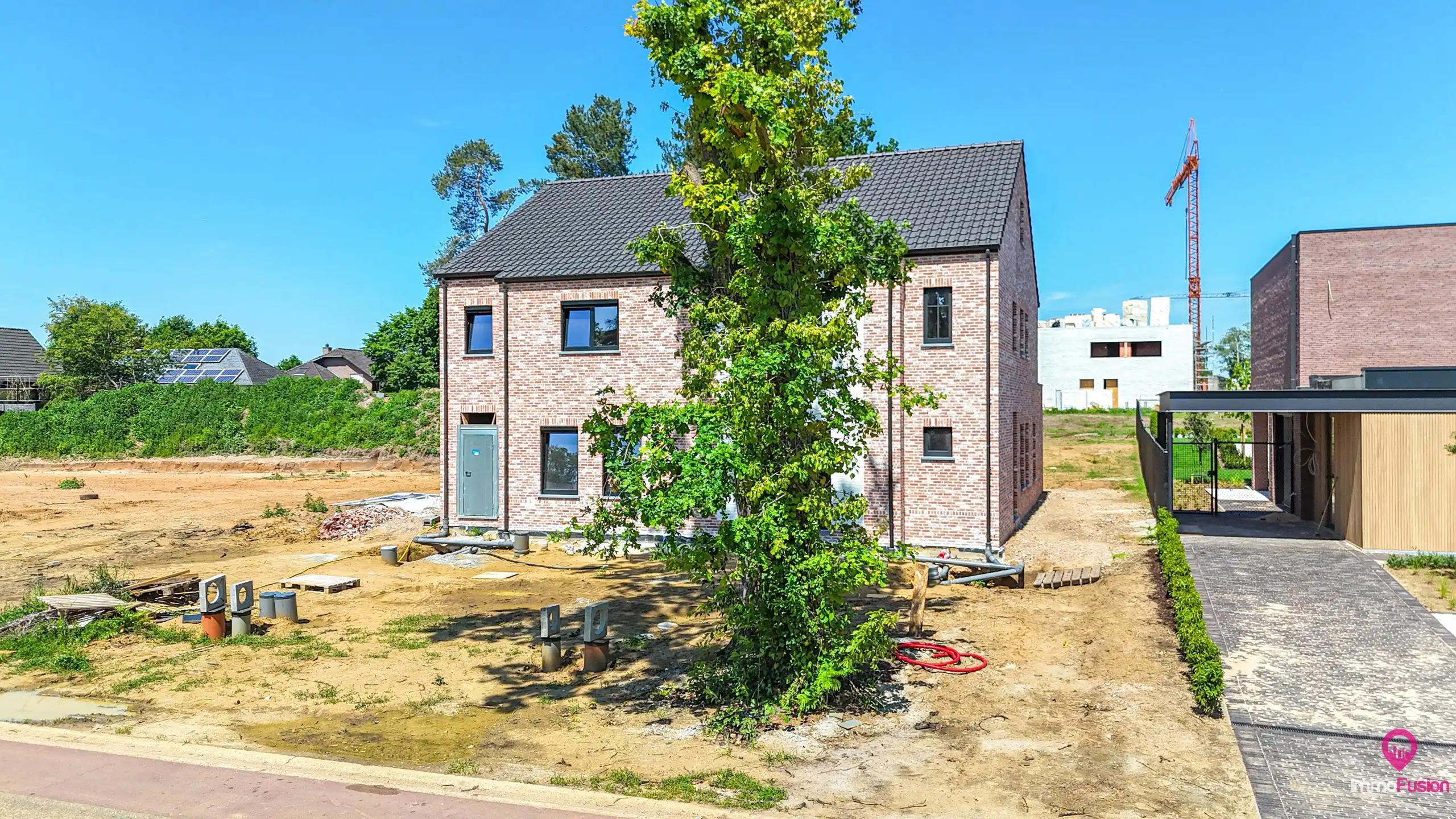 Prachtig gelegen casco woning met 4 slaapkamers! foto 3