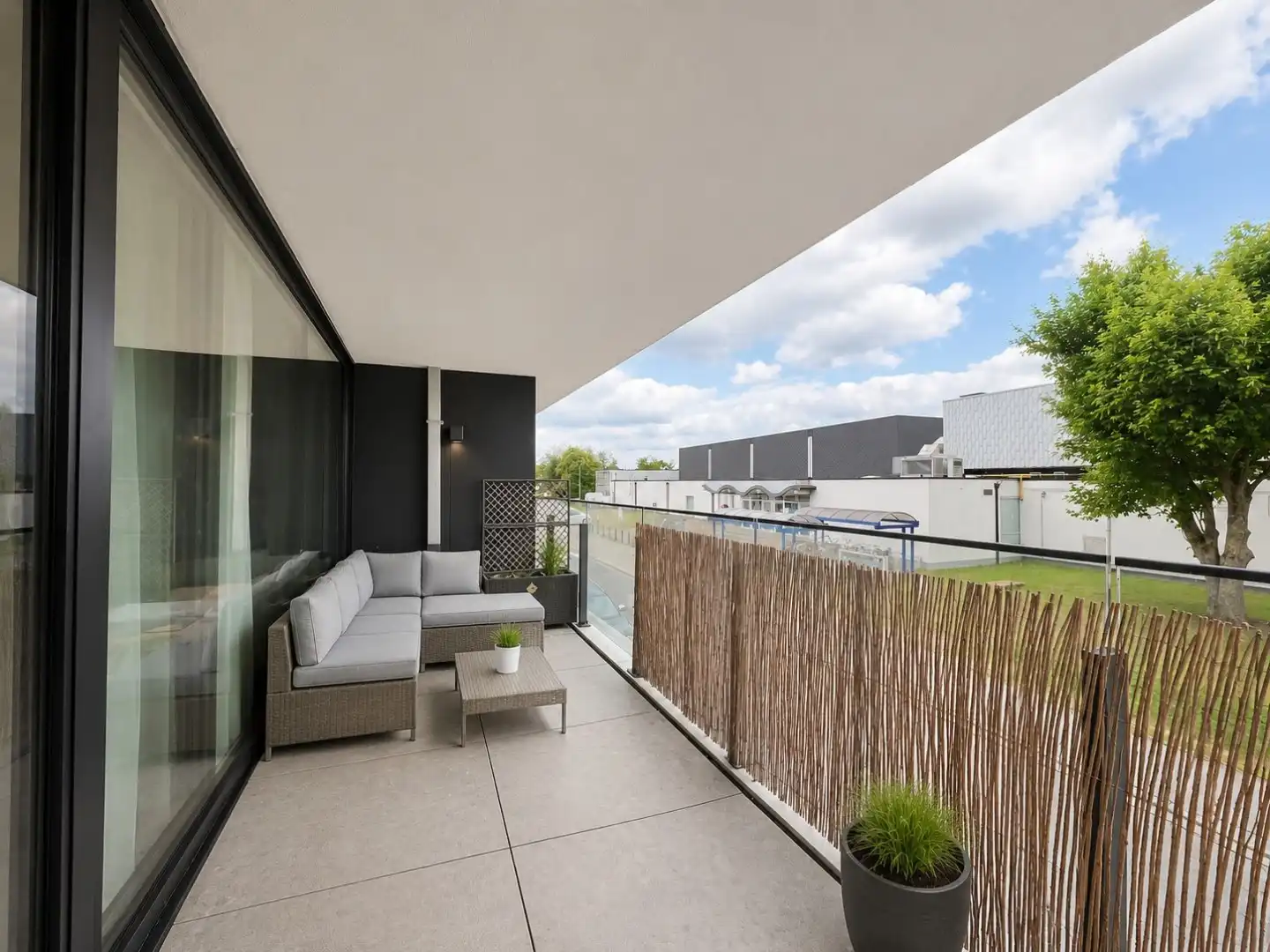 Te huur – Energiezuinig appartement met 2 slaapkamers en terras in Zelzate foto 6