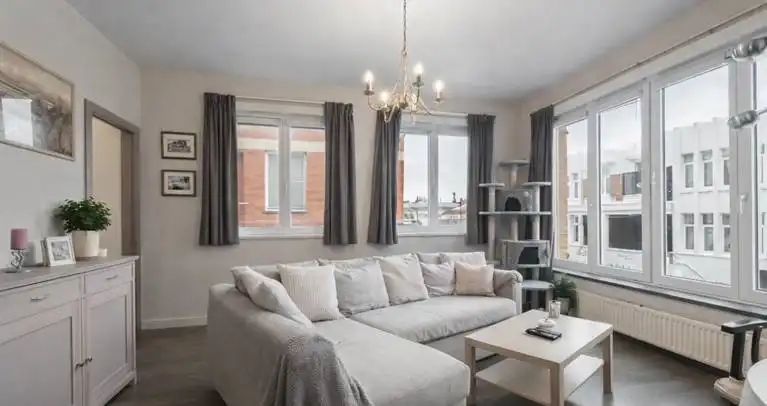 HALF OPEN BEBOUWING NABIJ DE MARKT VAN DE PANNE foto 3