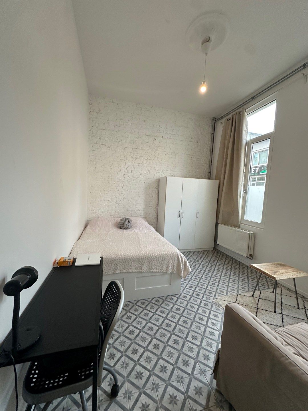 Leuke gemeubelde studio foto 4