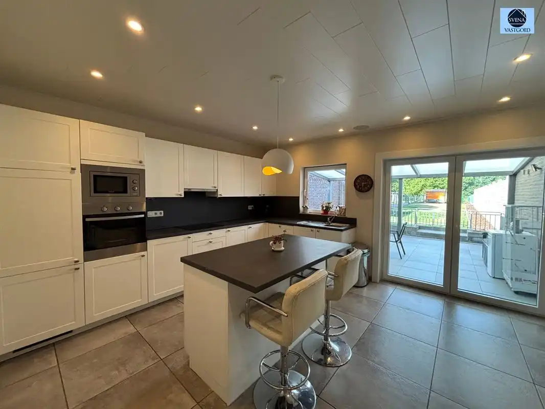 GERENOVEERDE WONING MET 3 SLAAPKAMERS EN TUIN foto 5