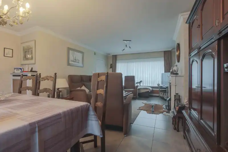 Rustig gelegen, ruime woning met 4 slaapkamers, tuin en garage. (ENERGIELABEL C) foto 6