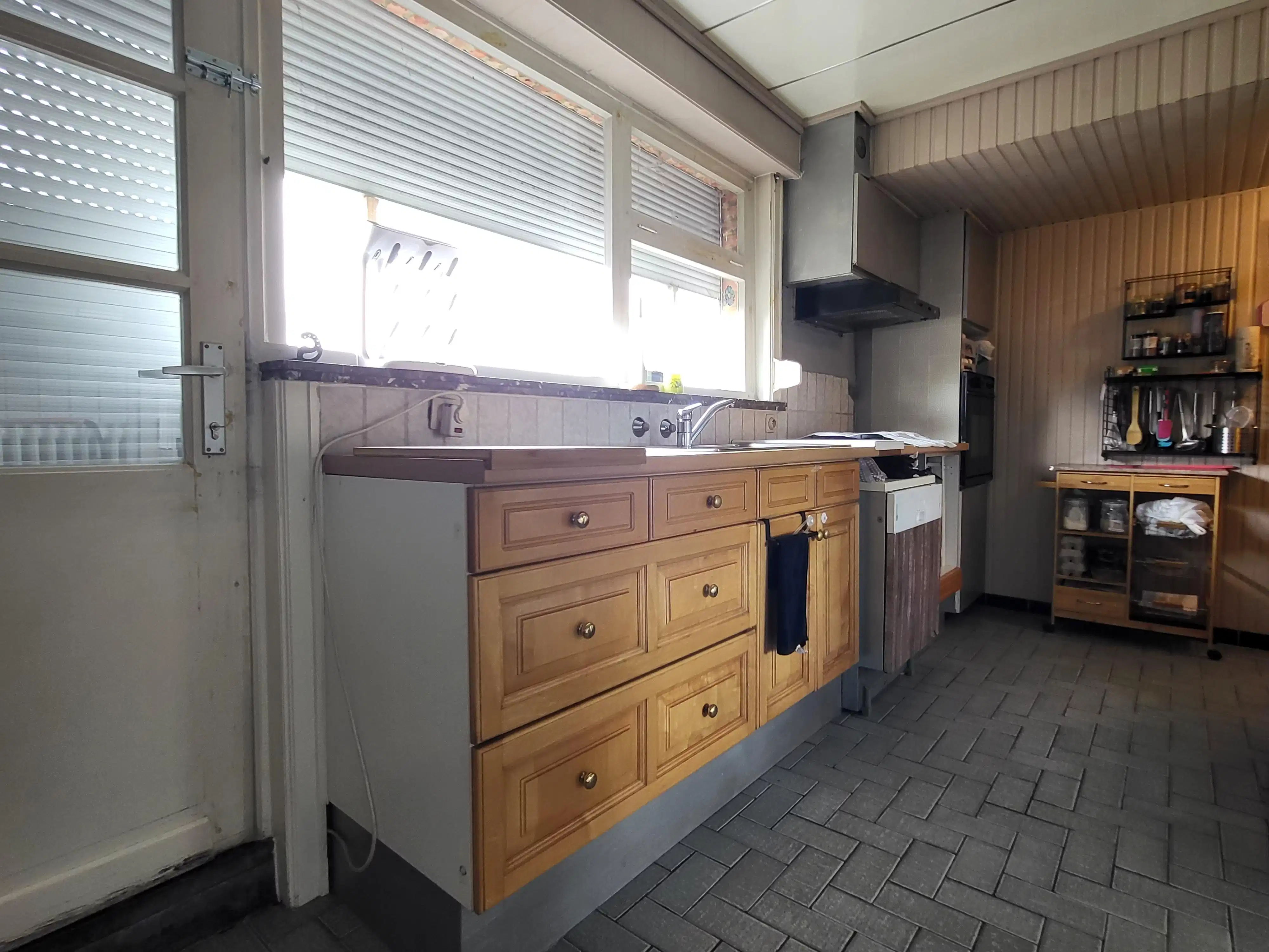Karaktervolle gezinswoning met tal van mogelijkheden in het landelijke Rozebeke met uitzicht op de velden. foto 14