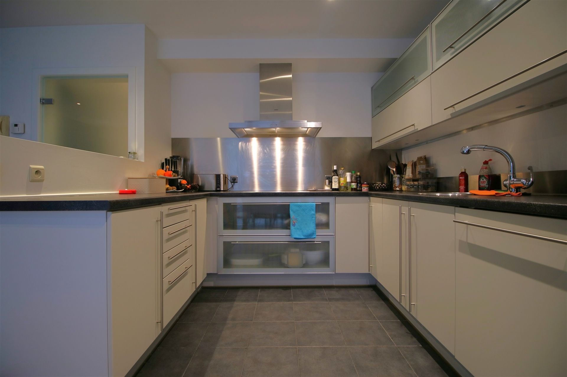 Instapklaar 2-slpk appt met terras en lift foto 6