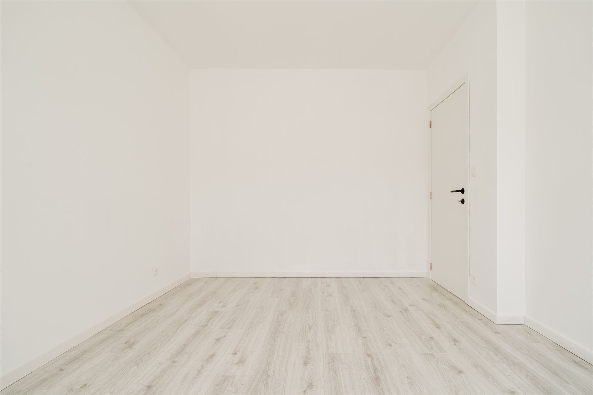 Instapklarae gezinswoning met tuin nabij centrum! foto 15