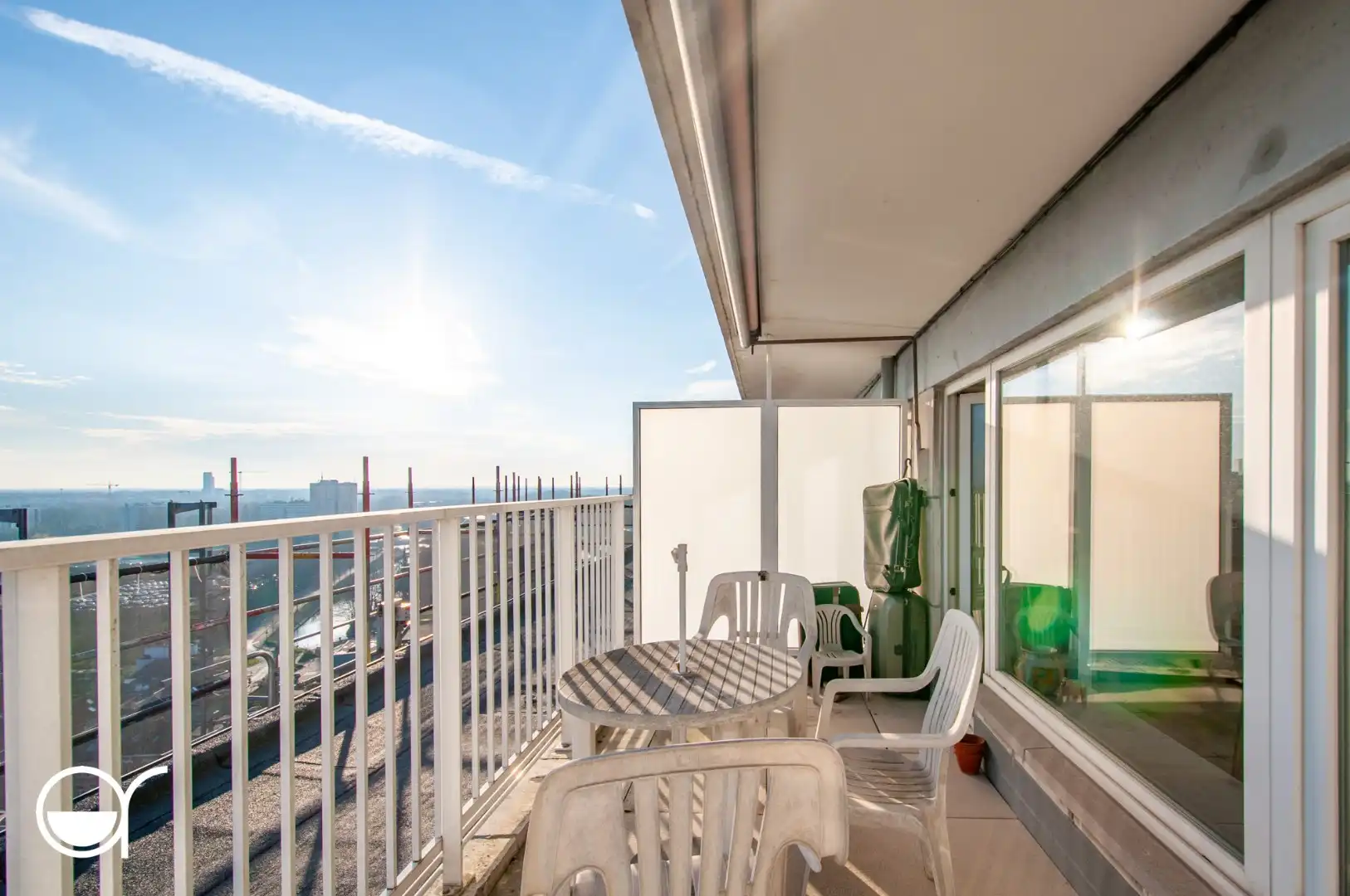 Dakappartement met 1 slaapkamer en terras foto 17