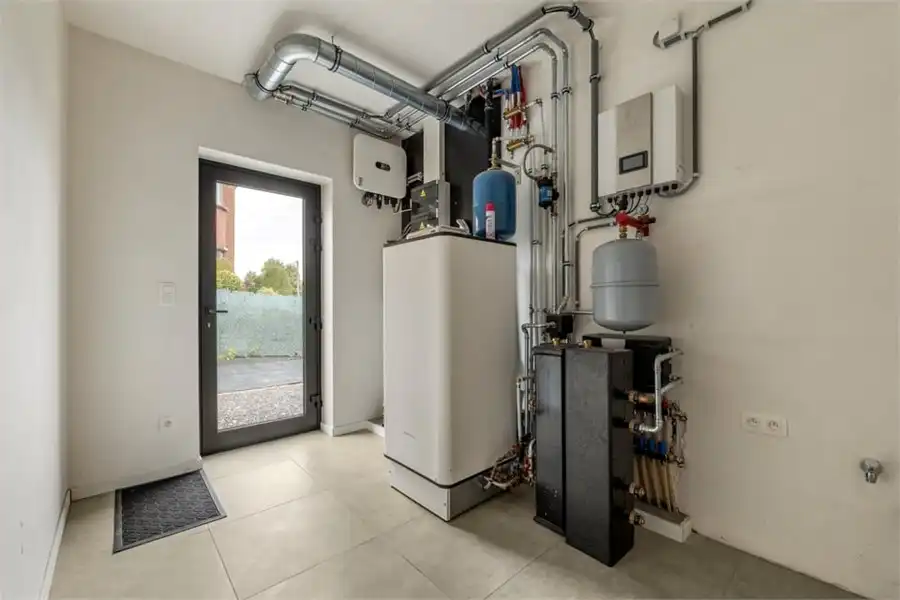 KNAPPE NIEUWBOUWWONING IN MODERNE STIJL foto 16