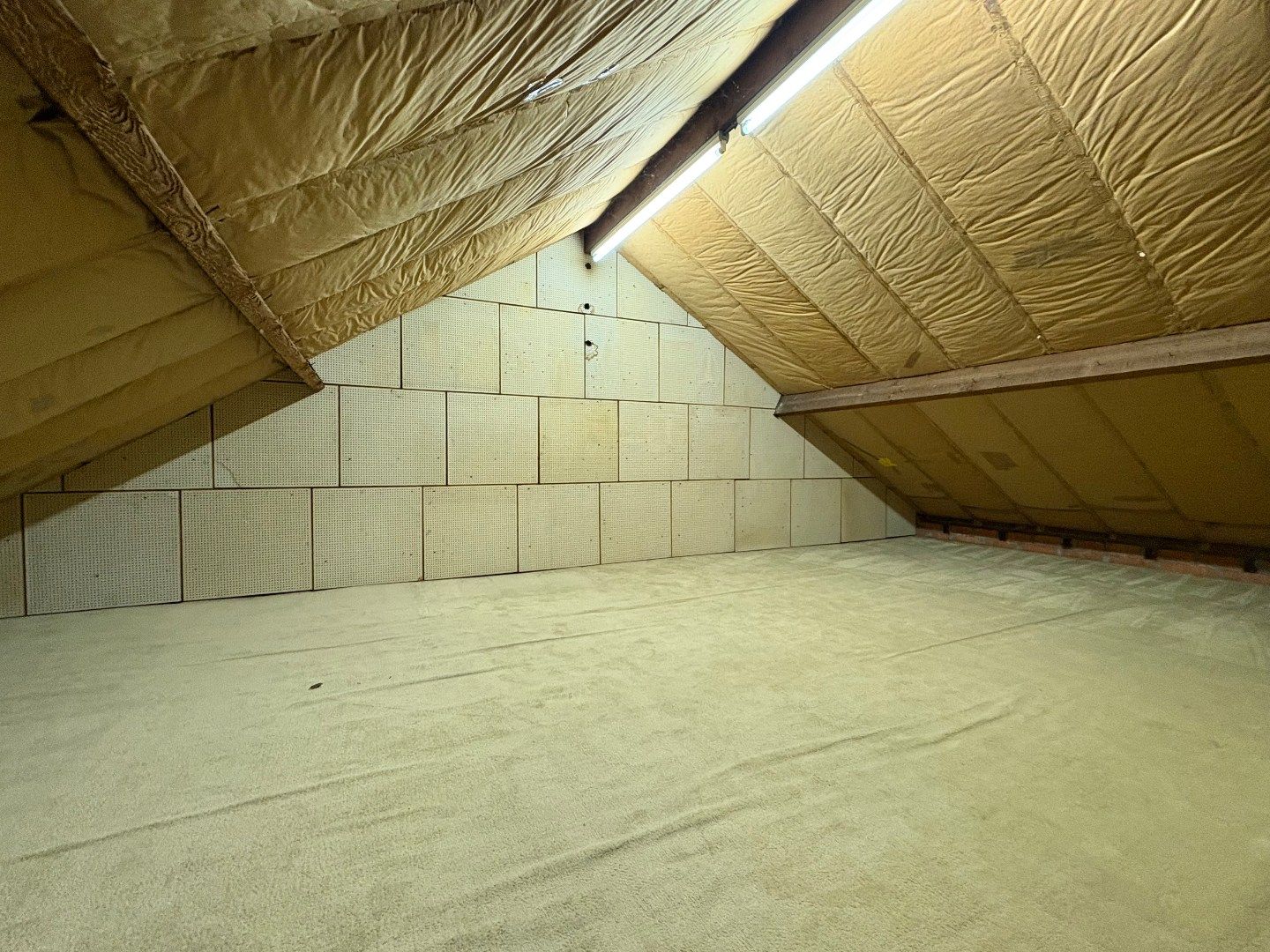 Bel-étage te koop in Kuurne – 3 slaapkamers, grote tuin en rustige ligging foto 12