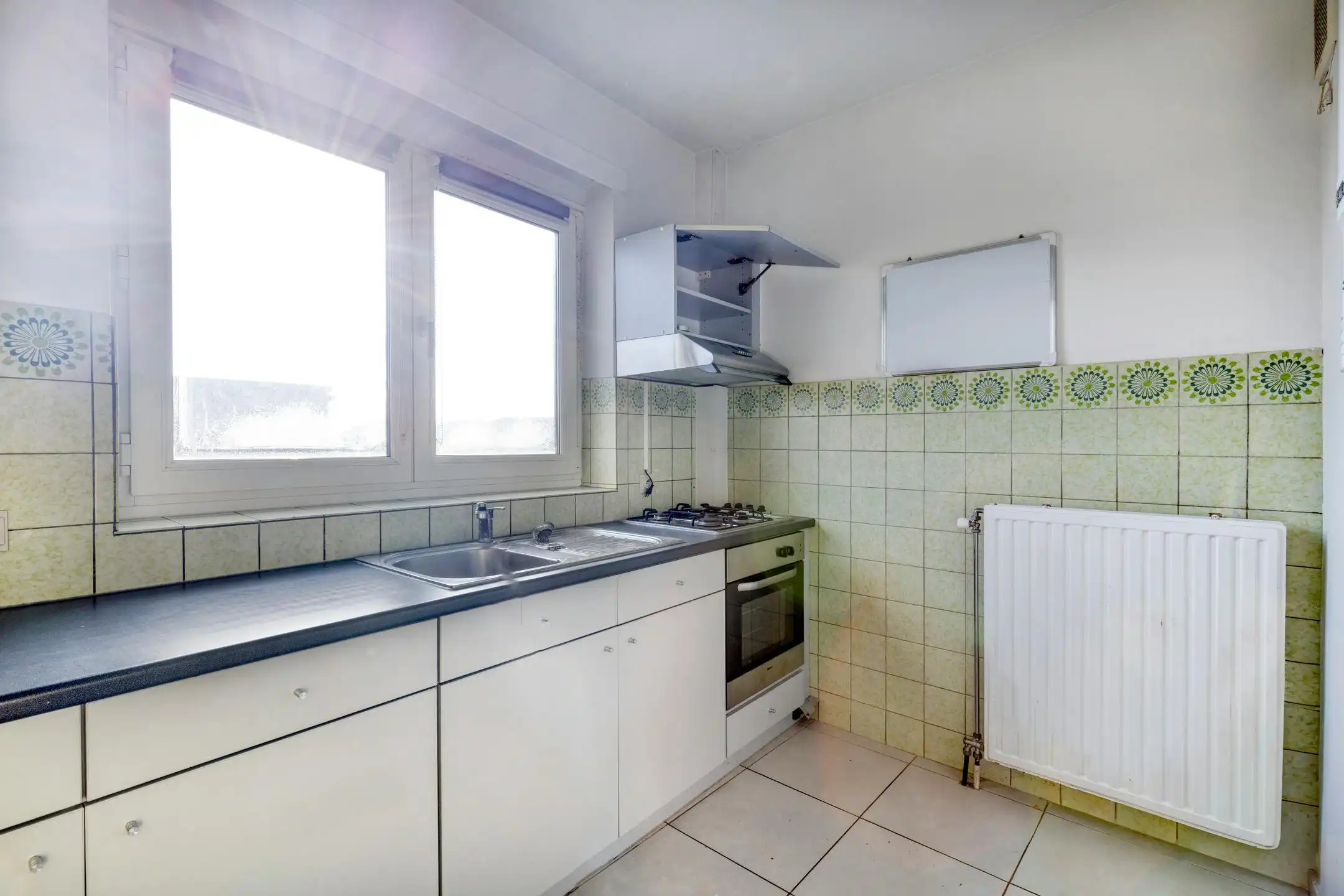 Tweeslaapkamerappartement met terras te koop in Merksem foto 6