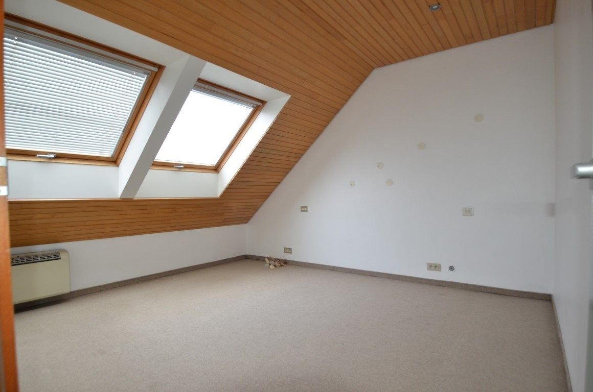 Modern dakappartement met 2 slpks en garage foto 11