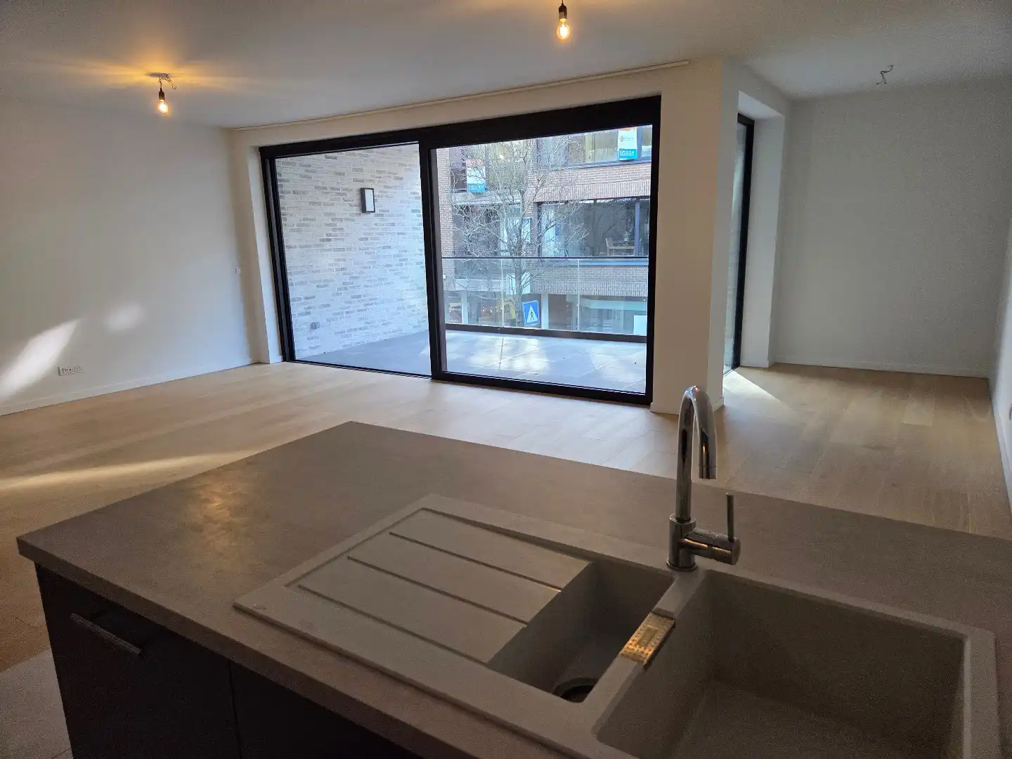 Prachtig recent appartement met ruim terras en 2 slaapkamers op een toplocatie! foto 8