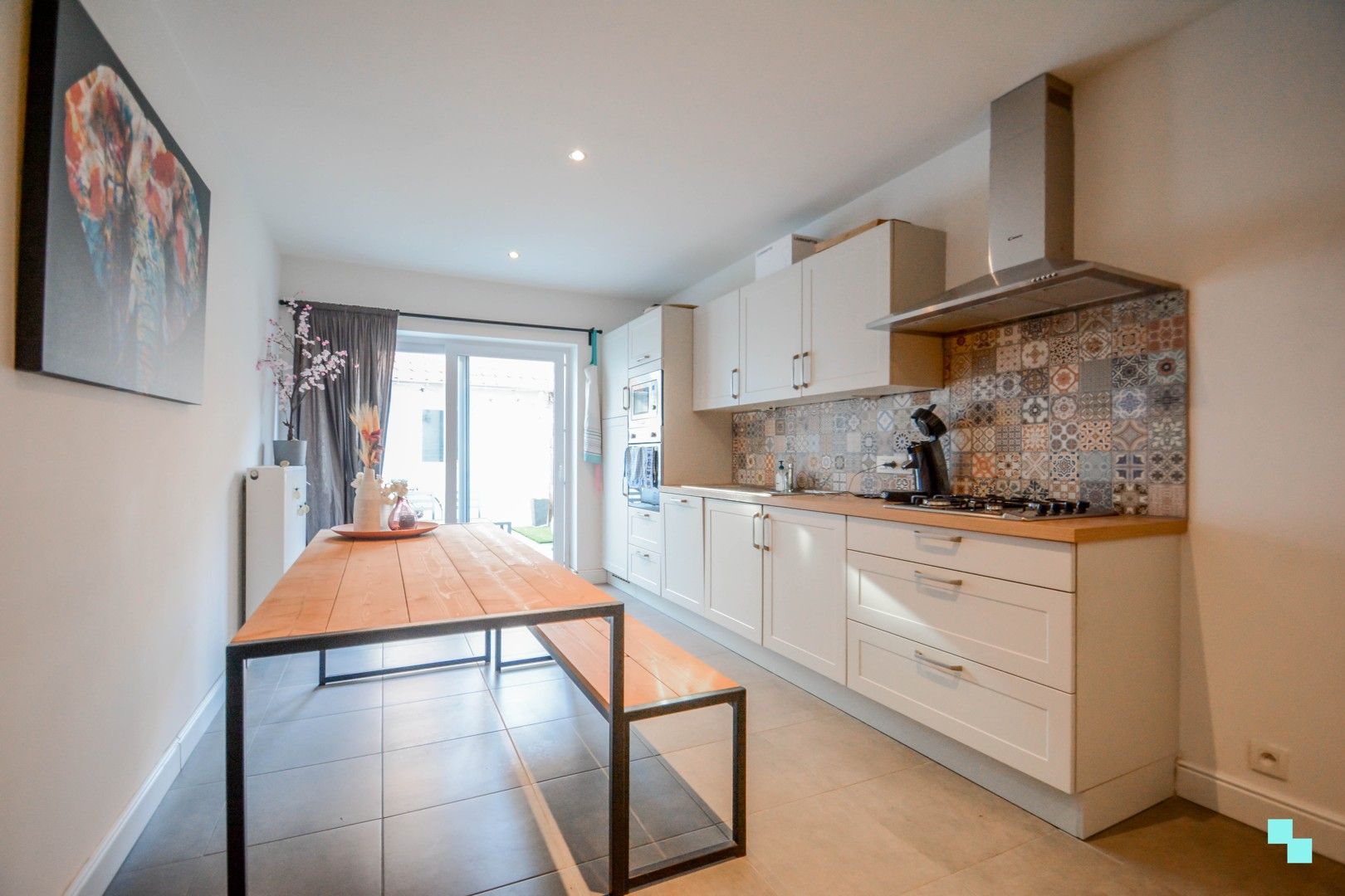 Gesloten bebouwing in hartje Izegem foto 2