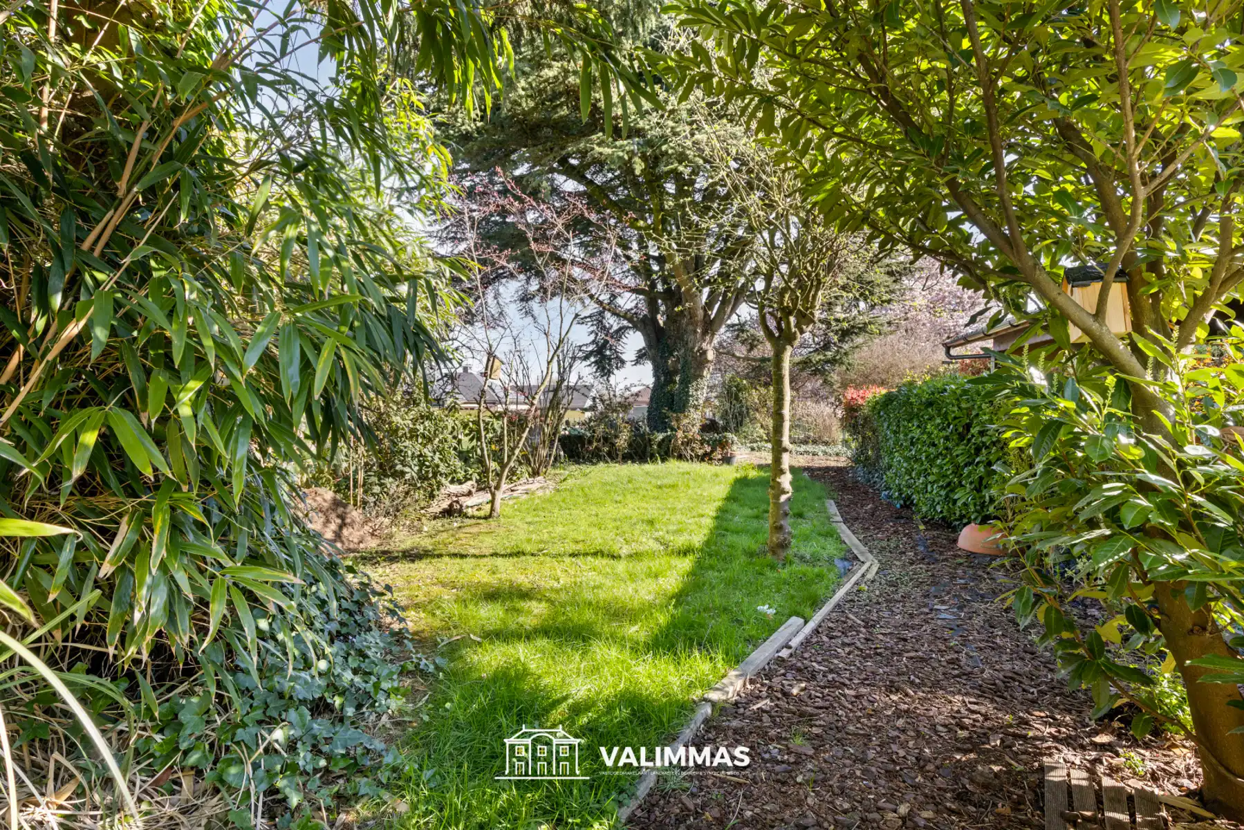 Ruime en stijlvolle rijwoning met garage en mooie tuin... foto 4