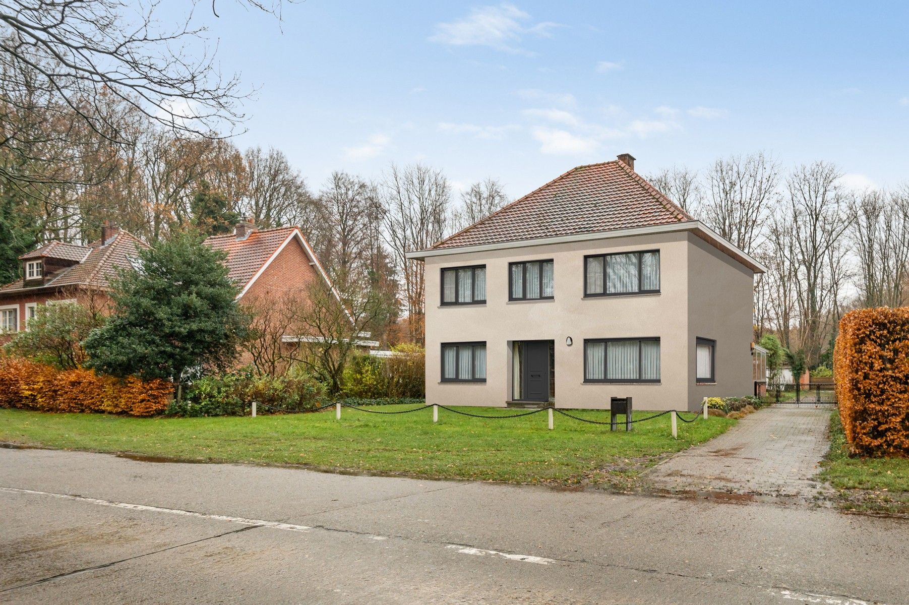 Hoofdfoto van de publicatie: Ruime en lichtrijke villa op 1538 m² met uitbreidingsmogelijkheden