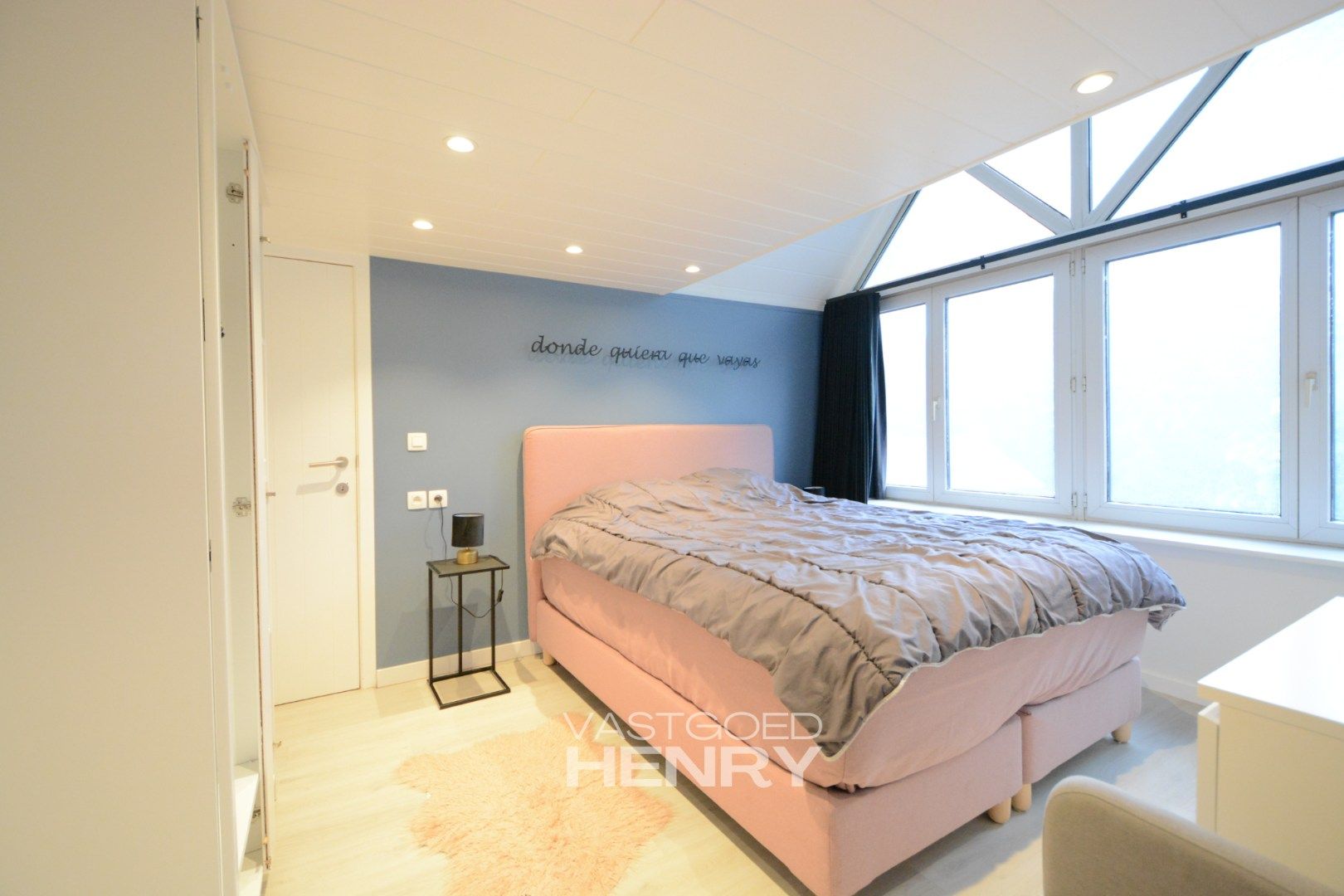 Privé duplex appartement met groot terras te huur foto 16