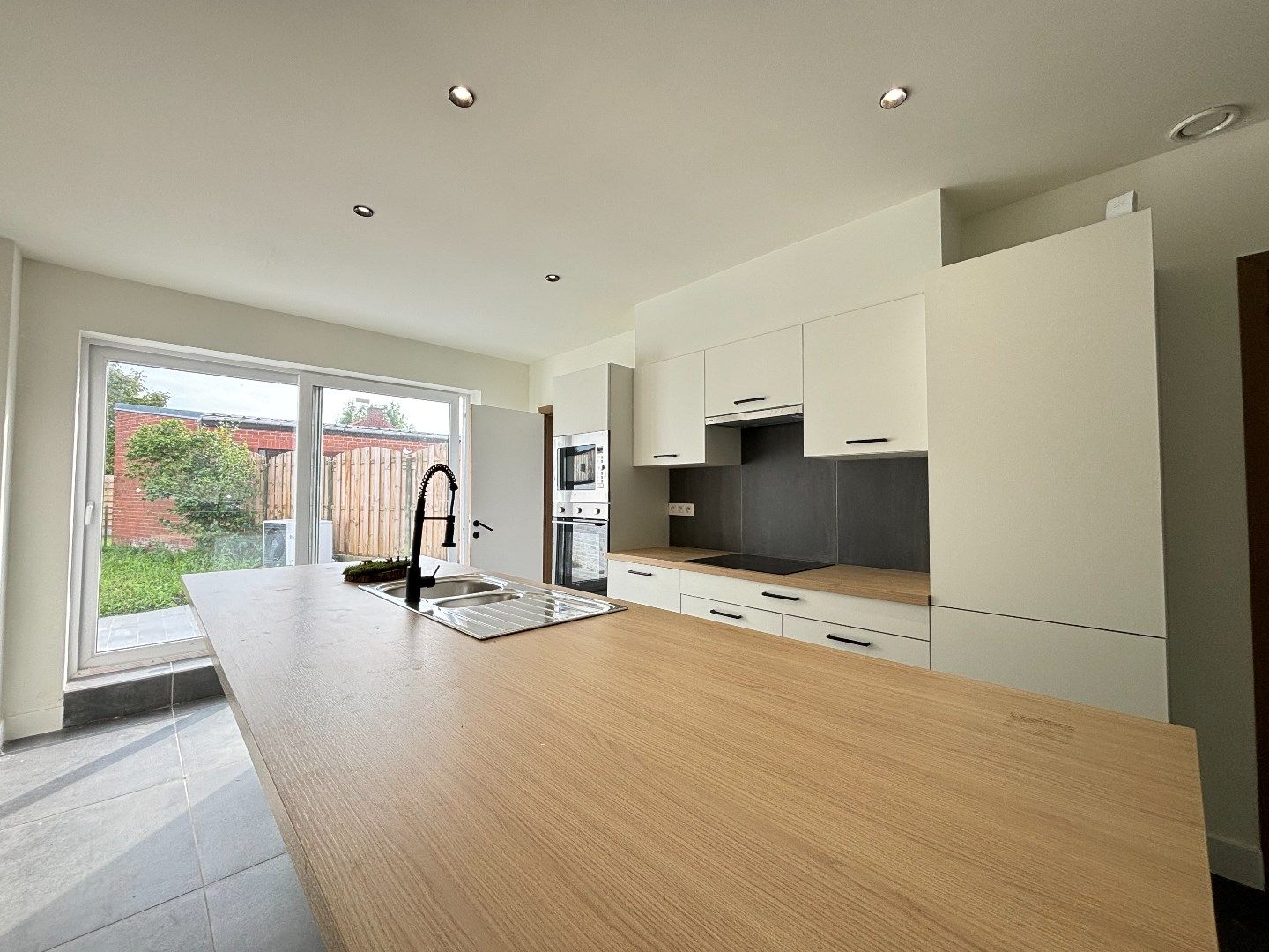 ENERGIEZUINIGE WONING MET 2 SLPKS, TUIN EN GARAGE foto 15