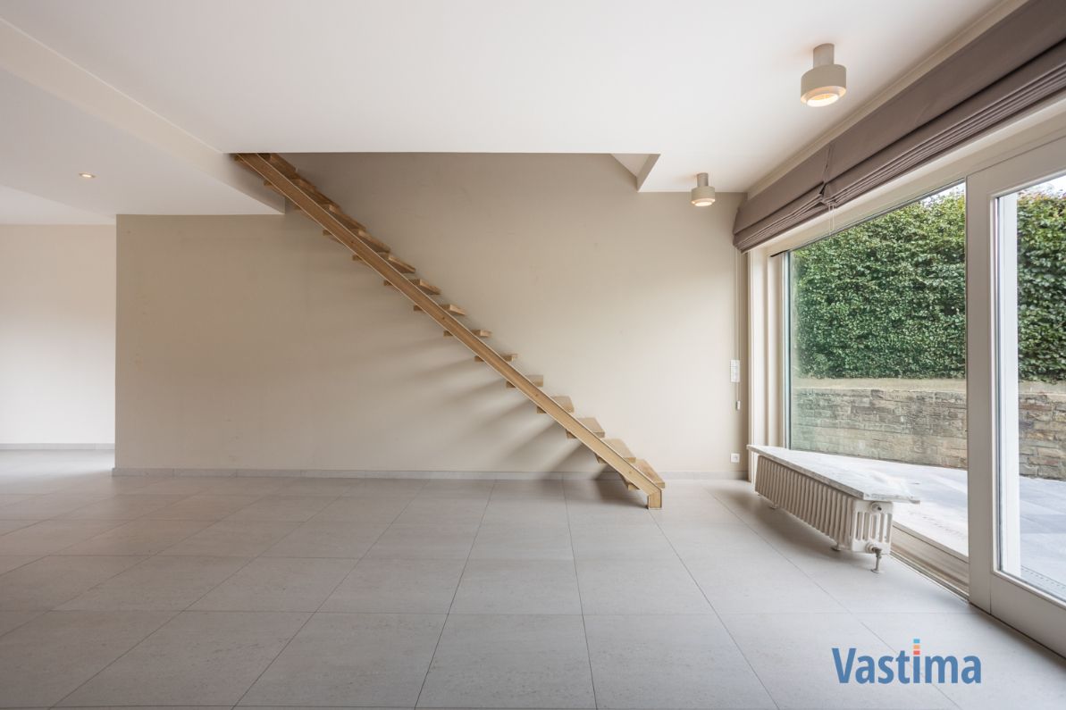 Lichtrijke villa met royale tuin vlak bij natuur & stadsleven foto 9