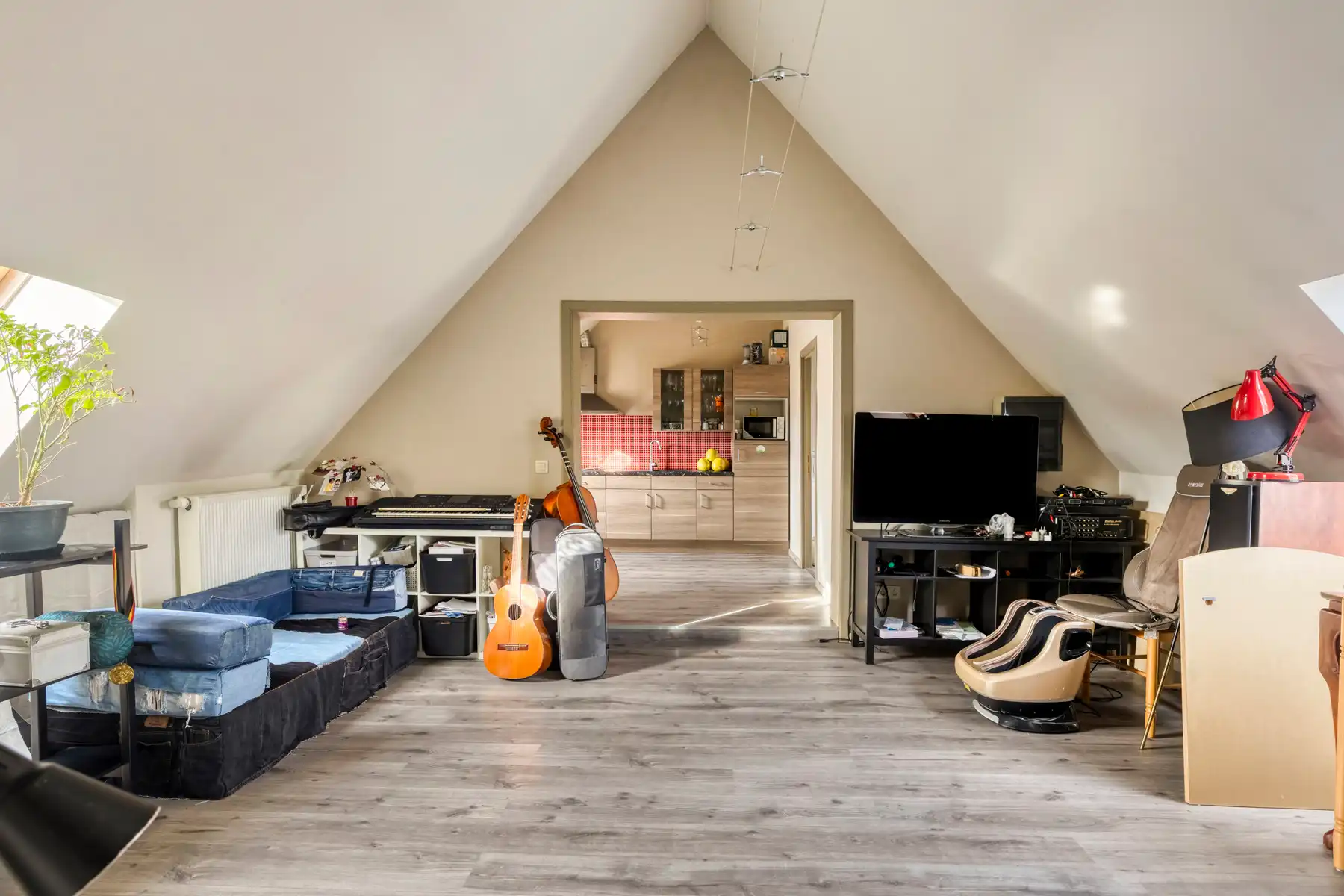 Handelsgelijkvloers met bovenliggende woonst! foto 24