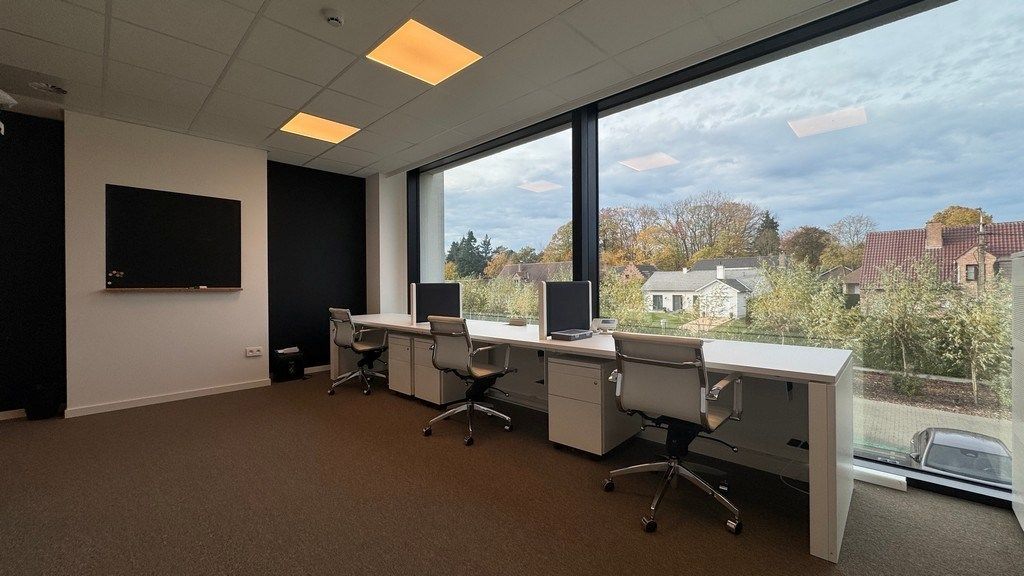 Knap ingerichte en gemeubelde kantoorruimte te huur in Sint-Martens-Latem foto 9