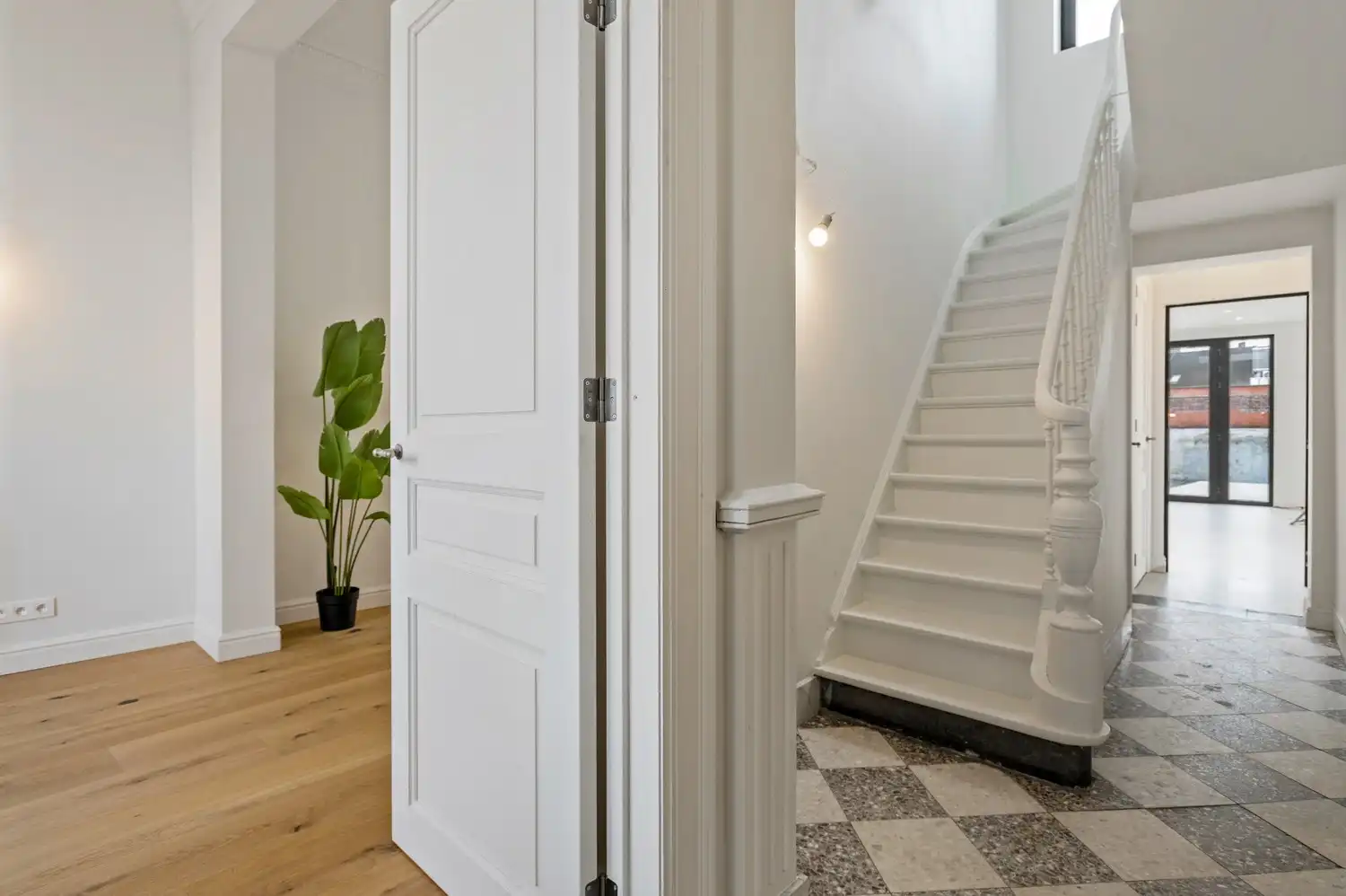 Volledig gerenoveerde woning met 3 slaapkamers op centrale ligging te Lier foto 10