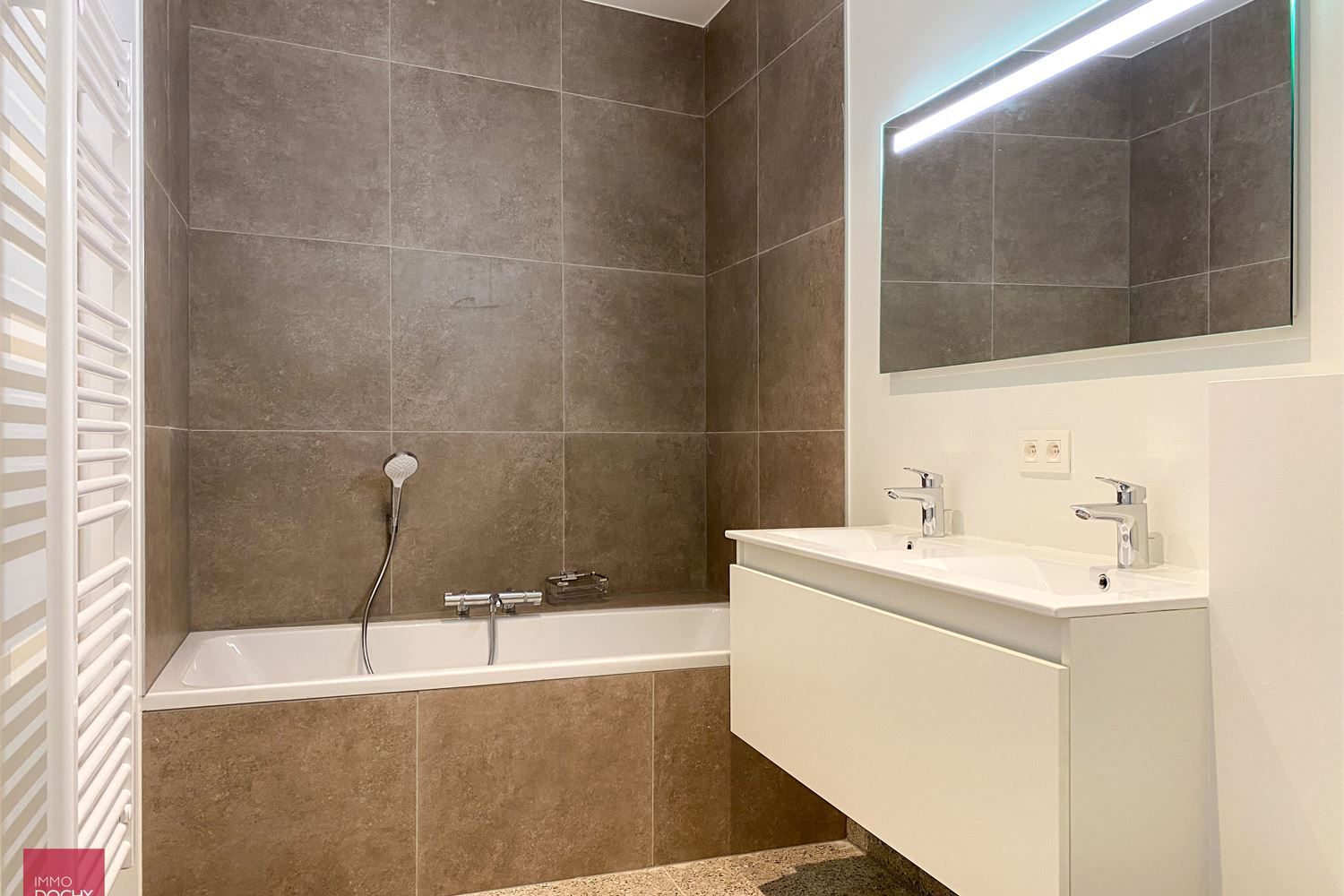 Recent appartement met riant terras nabij Markt Waregem | Stormestraat foto 5