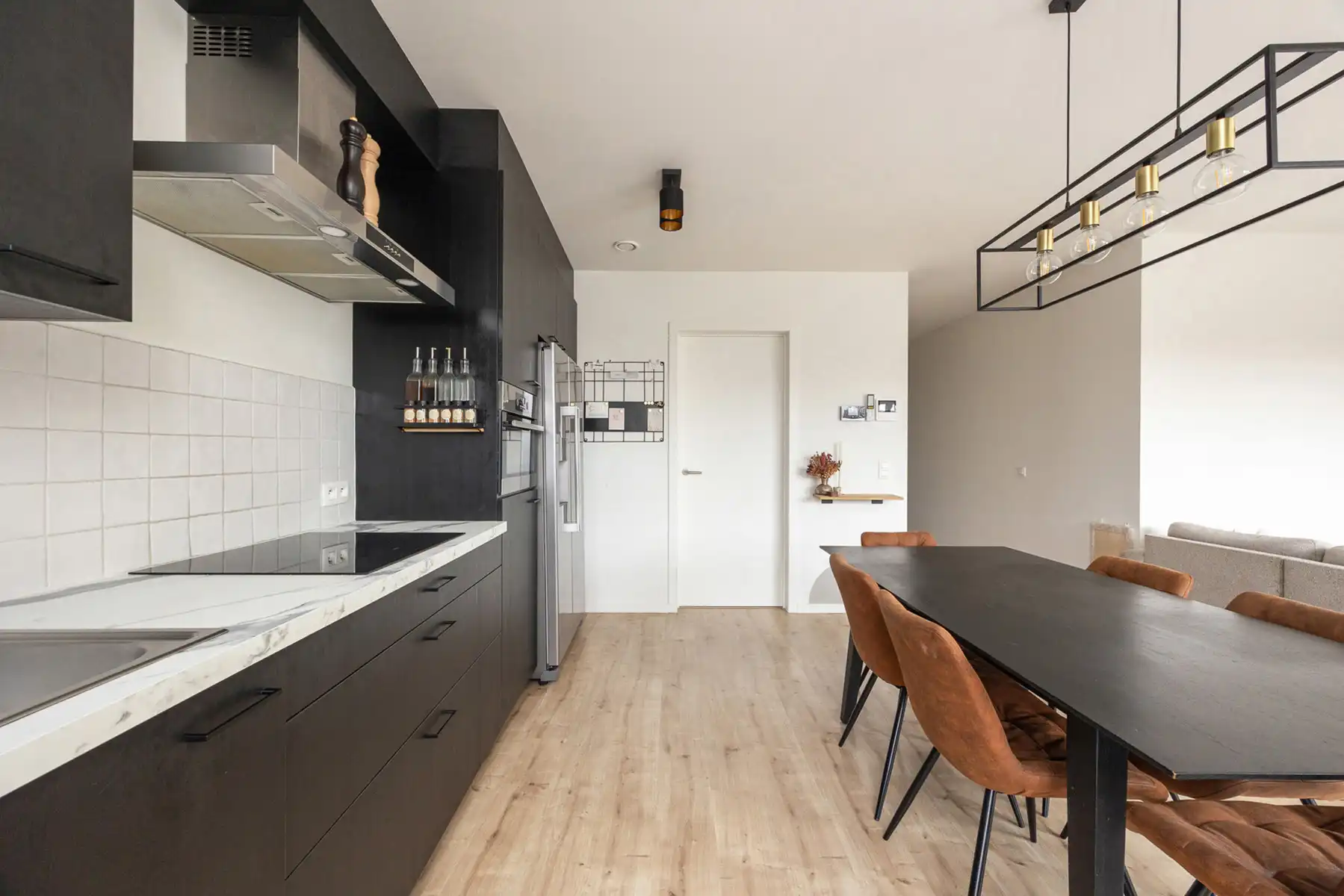 Recent appartement met autostaanplaats in het centrum van Stabroek! foto 6