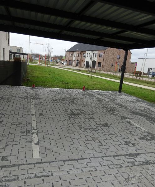 Instapklare recente woning met 4 ruime slaapkamers en carport foto 21