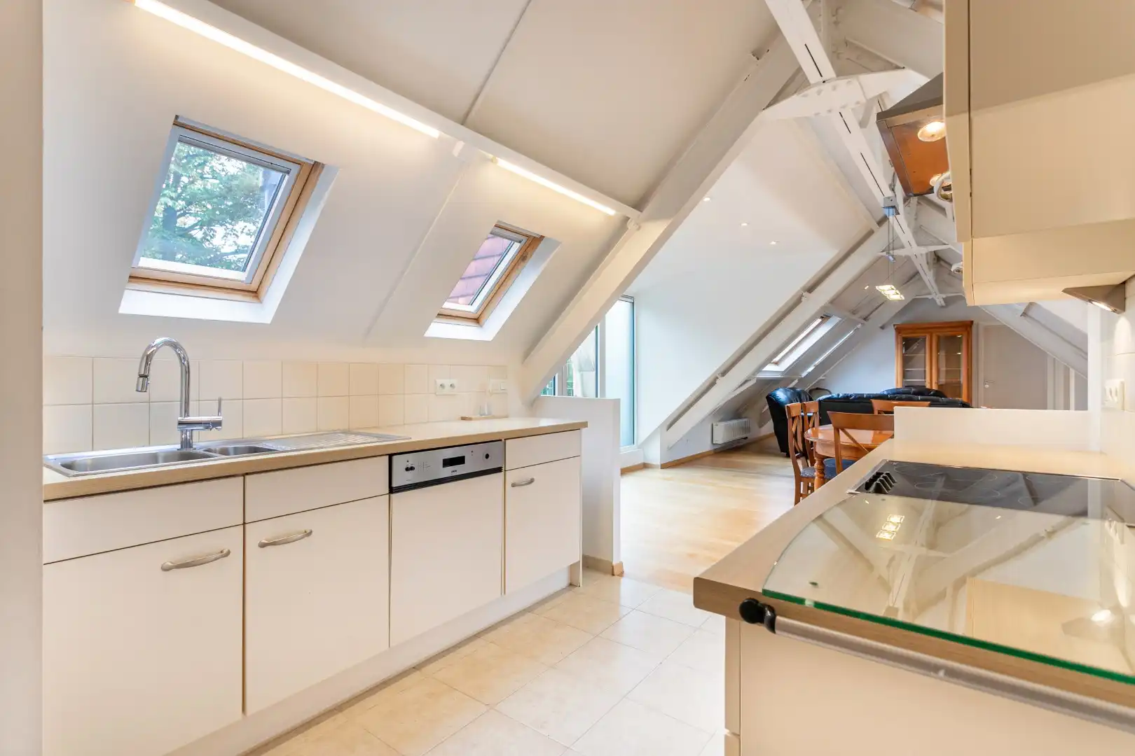 Uniek gelegen 1-slpk-appartement met ruim terras en garage in het Kluisbos foto 9