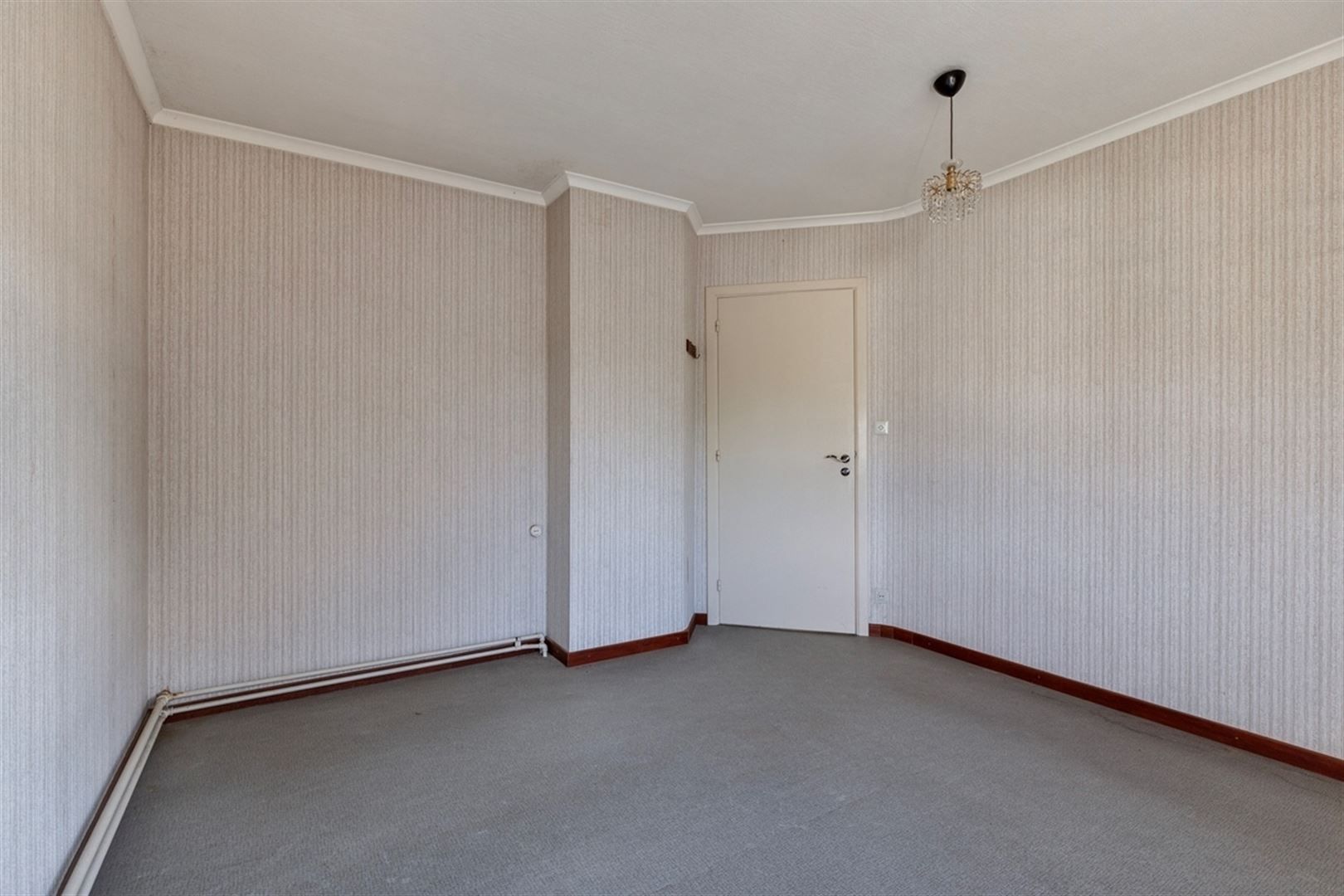 Statige te renoveren woning in Eine foto 11