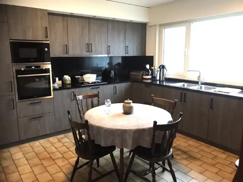 Te Grembergen : Woonst met terras en tuin - EN bijgebouw met garage- ruime parking in doodlopende straat nabij de spoorweg foto 14