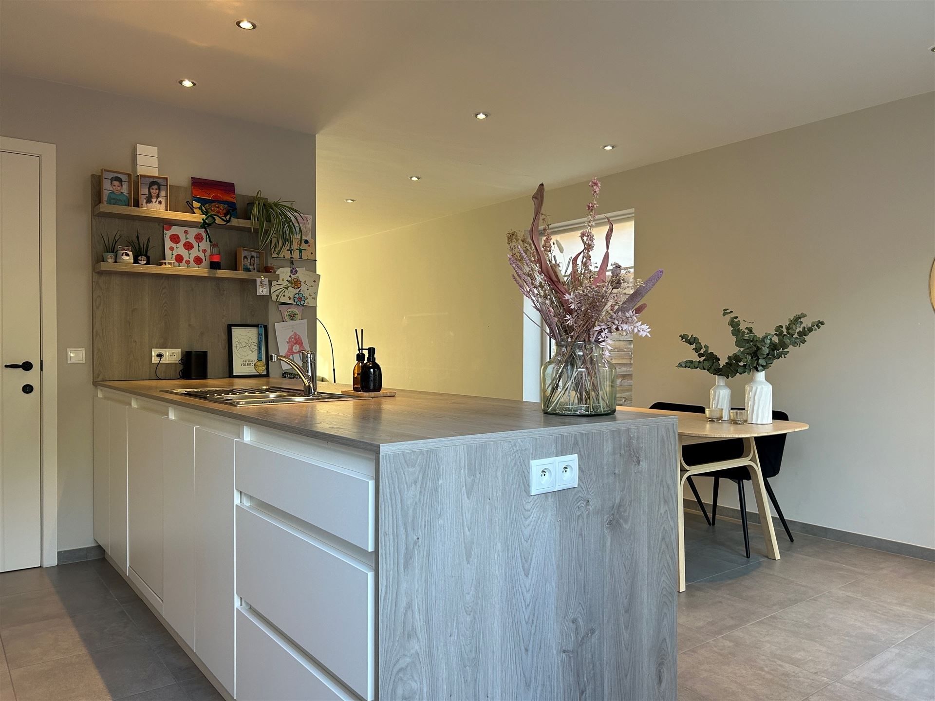 Landelijke half open bebouwing met 3 slpks! foto 4
