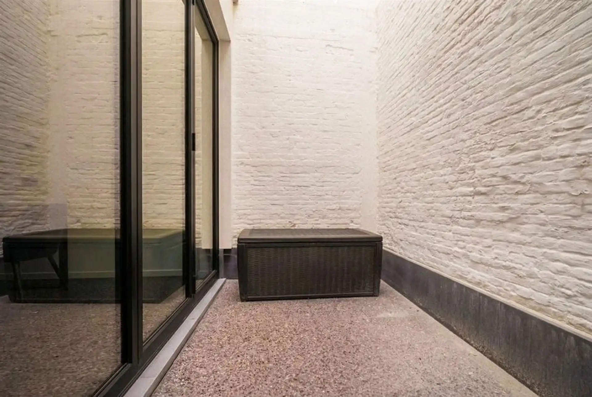 Handelsgelijkvloers / ingerichte kantoorruimte strategisch gelegen in centrum Mechelen foto 11