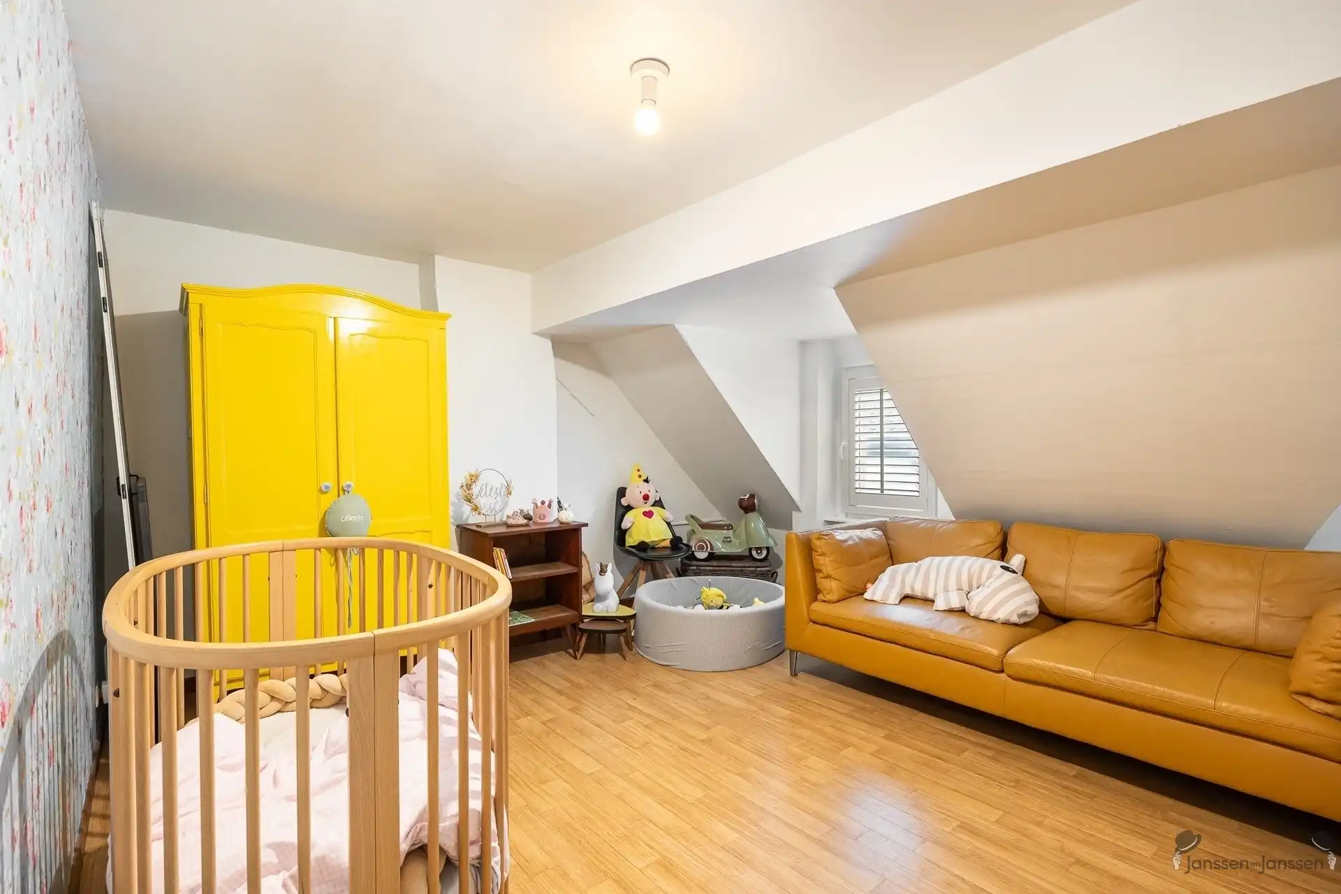 Volledig gerenoveerd herenhuis met 4 slaapkamers, terras,  zonnepanelen en EPC B foto 14