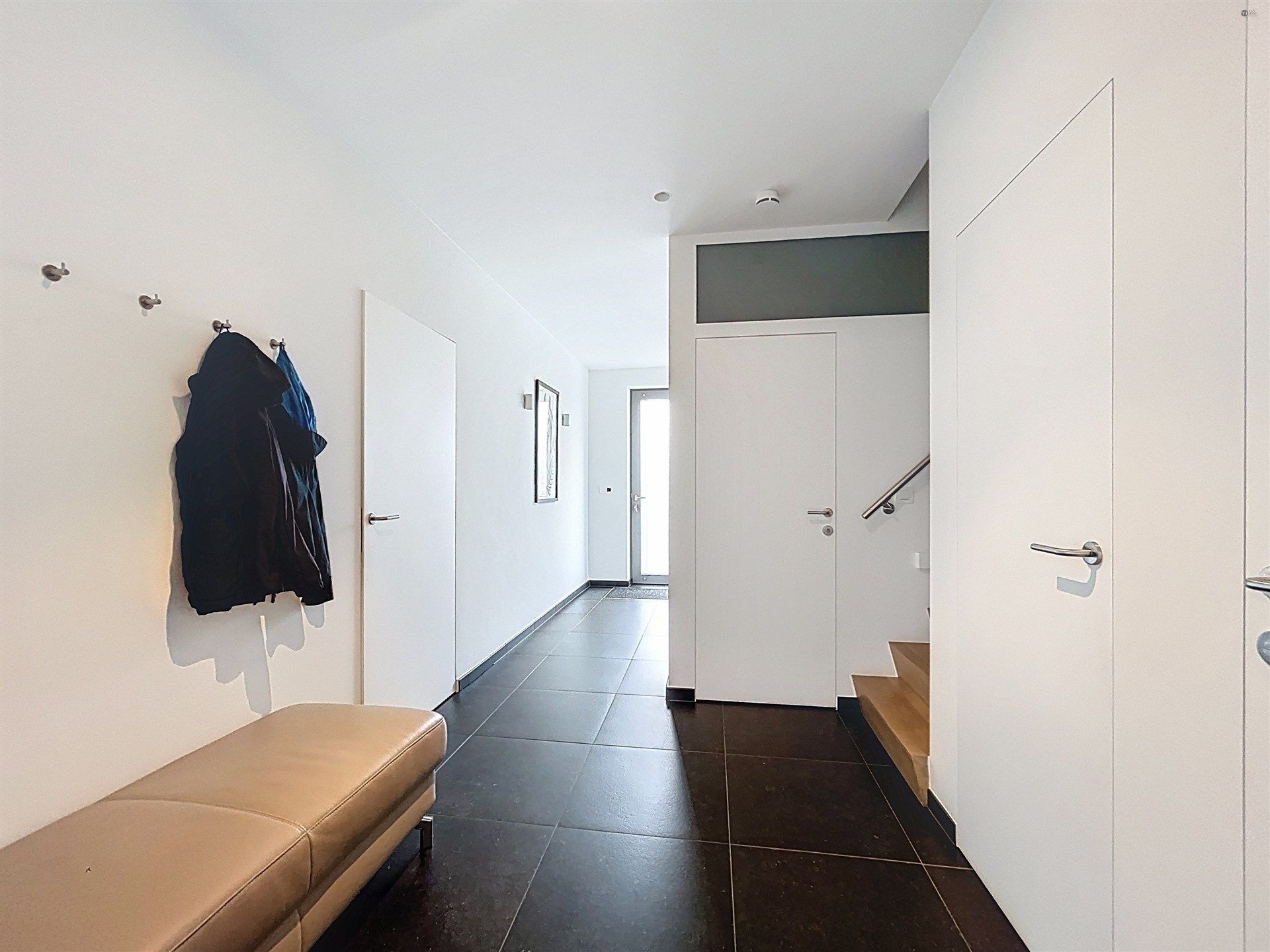 prachtige instapklare woning met garage   foto 2