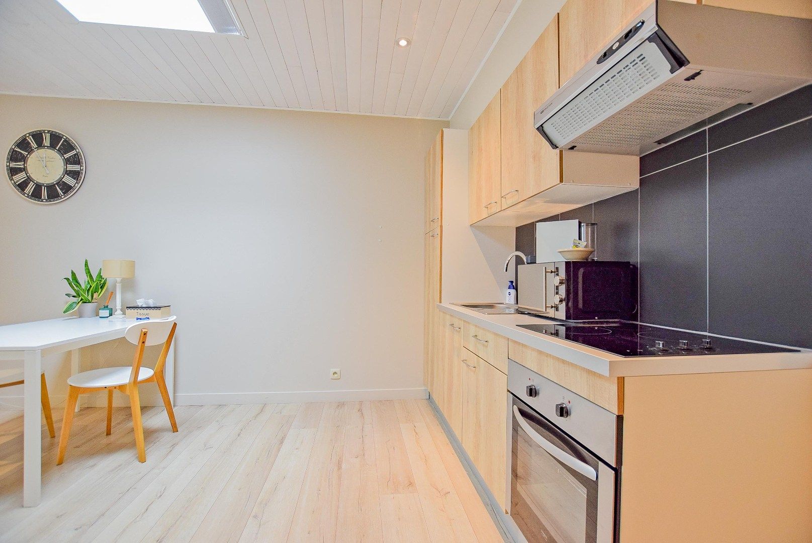 Gerenoveerde woning (2025) in winkelstraat van Nieuwpoort-stad op 161 m². foto 3