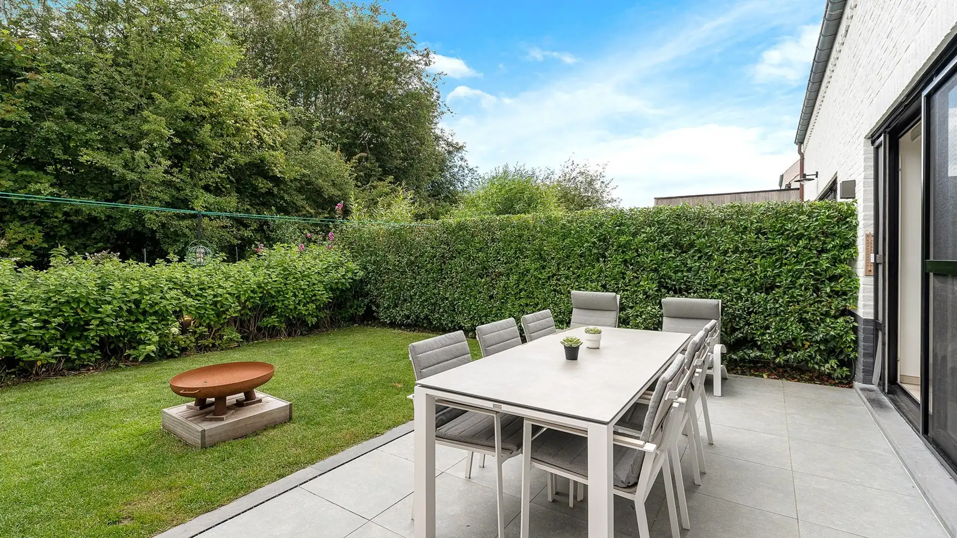 Recente woning met parking en tuin te Moerkerke-Damme foto 13