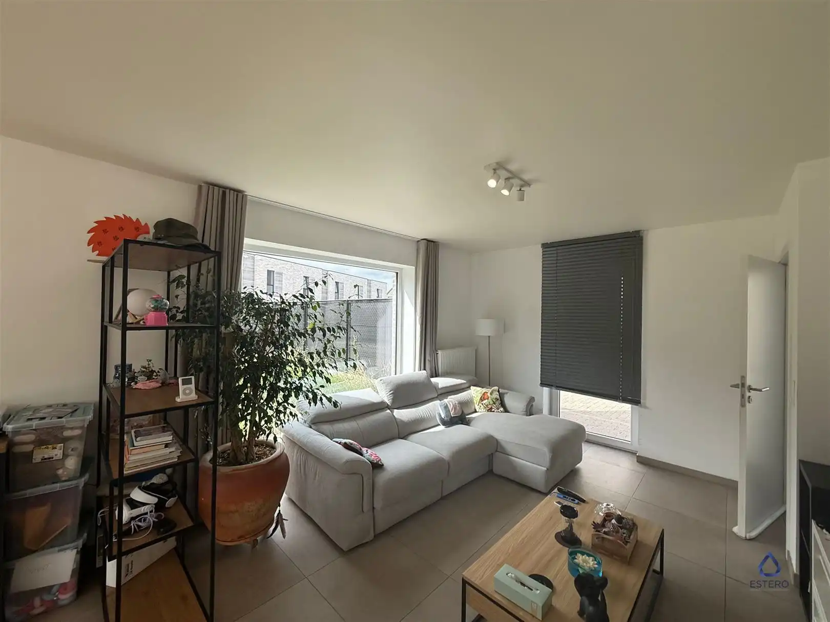 Recente halfopen woning met 3 slaapkamers en tuin foto 9