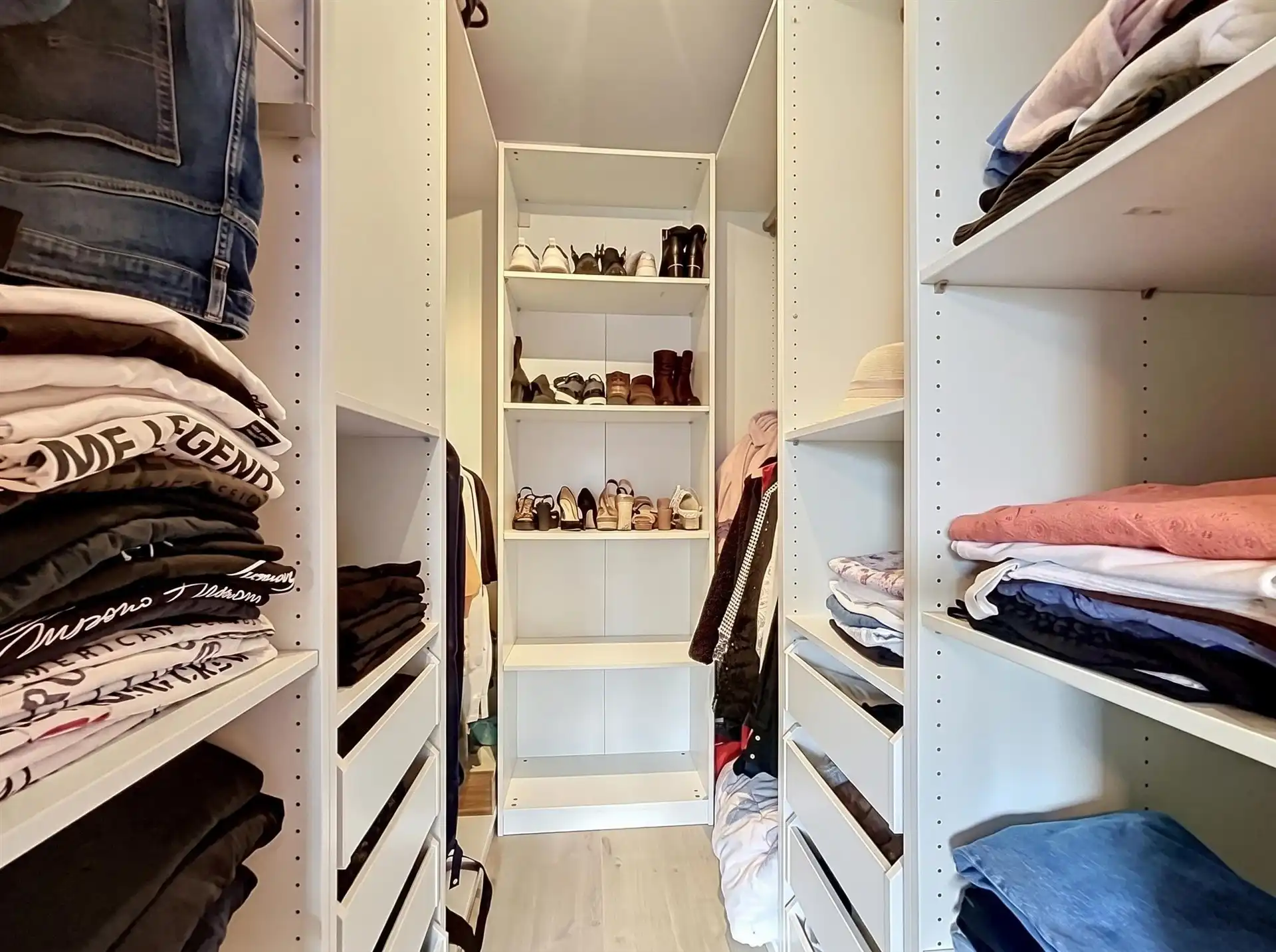 Instapklare gezinswoning met 4 slaapamers op perceel van 348m² foto 11