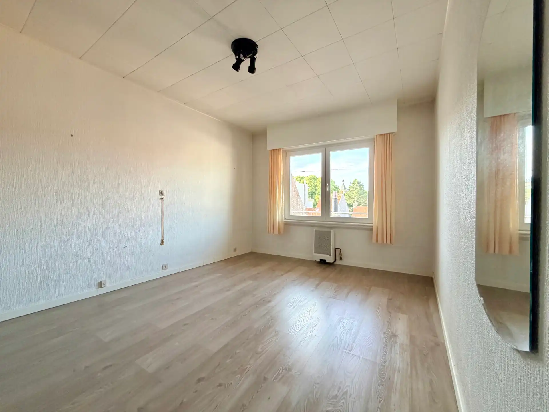 Instapklaar 2-slaapkamerappartement met zonnig terras te koop in De Panne foto 11