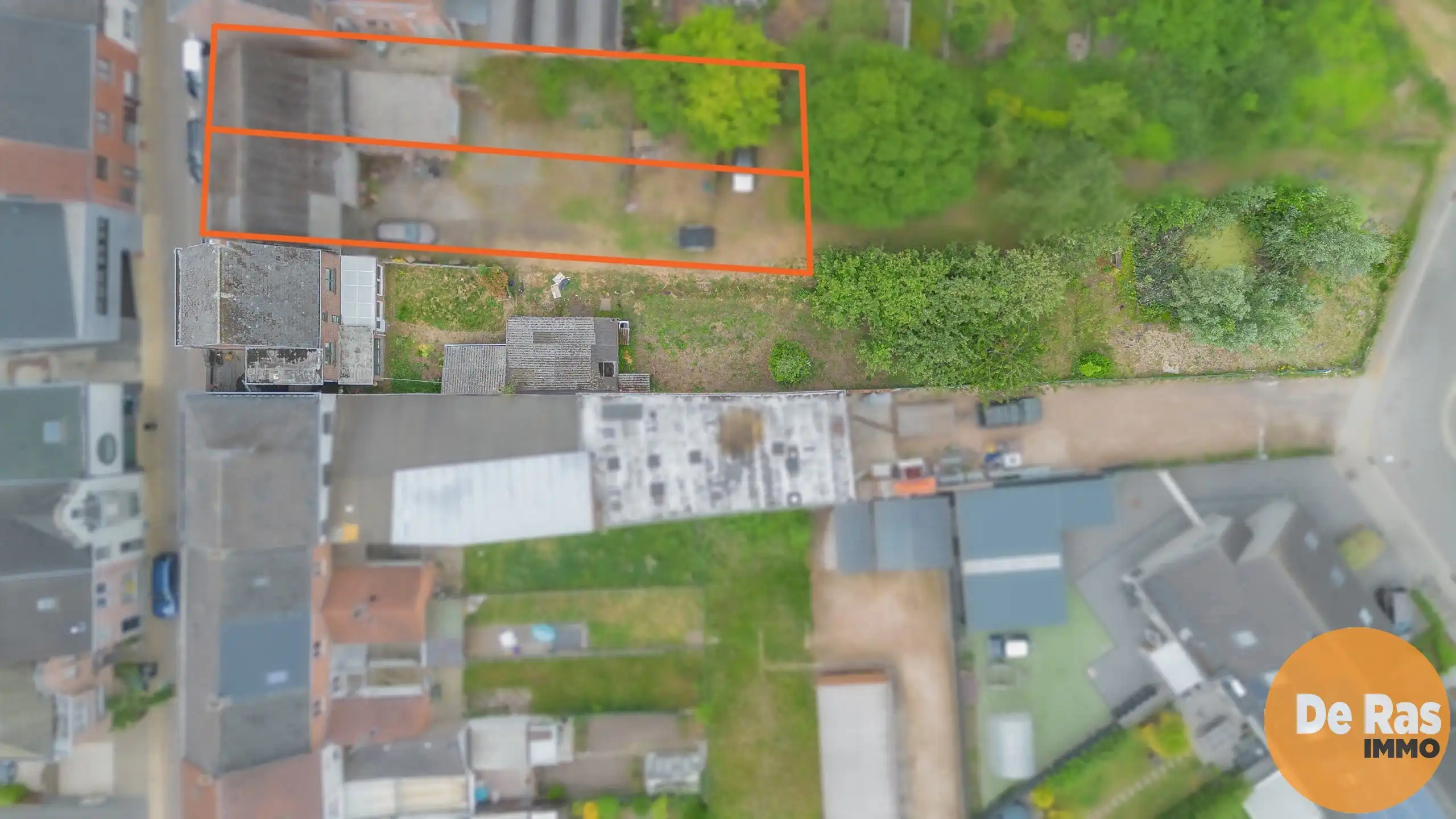 LEDE - Projectgrond voor 2 gesloten bebouwingen in centrum foto {{pictureIndex}}