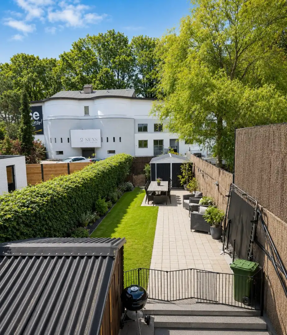 Op te frissen energievriendelijke woning met 4 slaapkamers en garage  foto 2