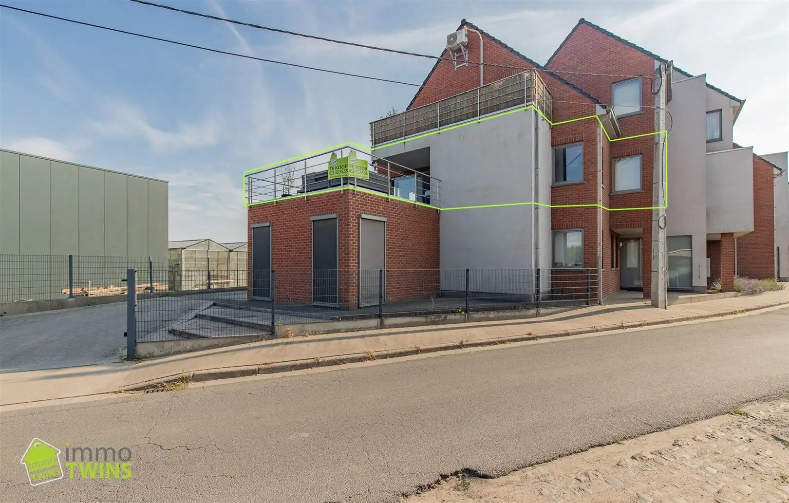 Instapklaar appartement met terras te Moerzeke foto {{pictureIndex}}