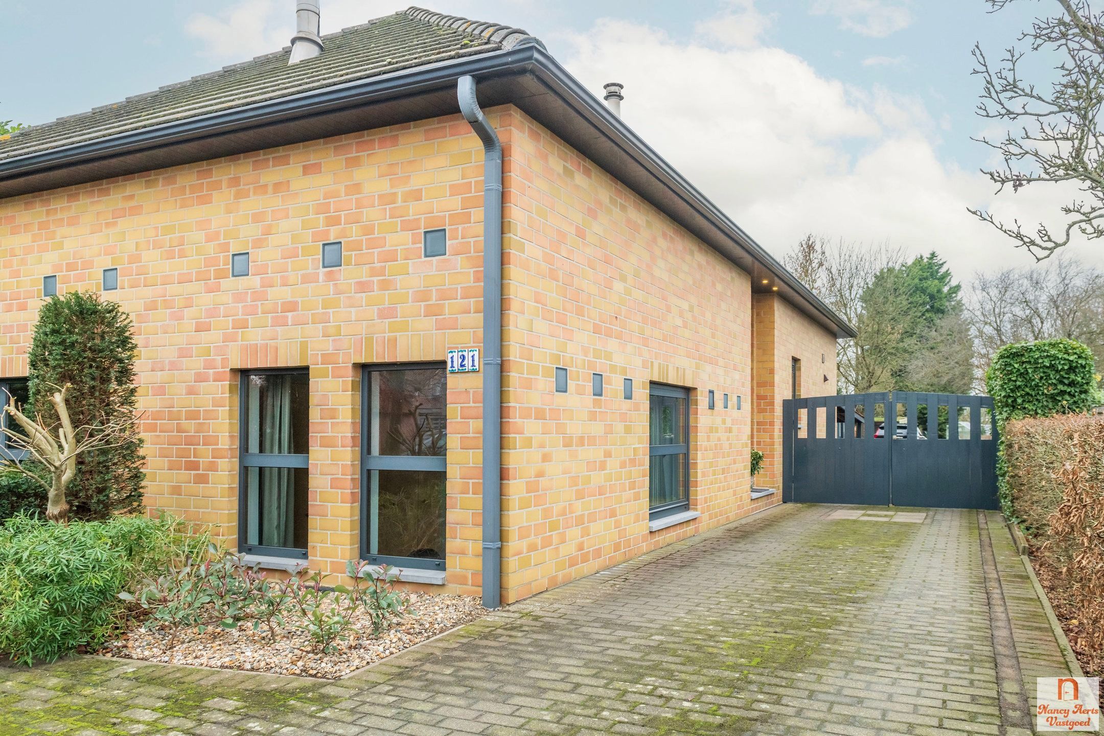 Sfeervolle gezinswoning met grote tuin en veelzijdig atelier foto 22