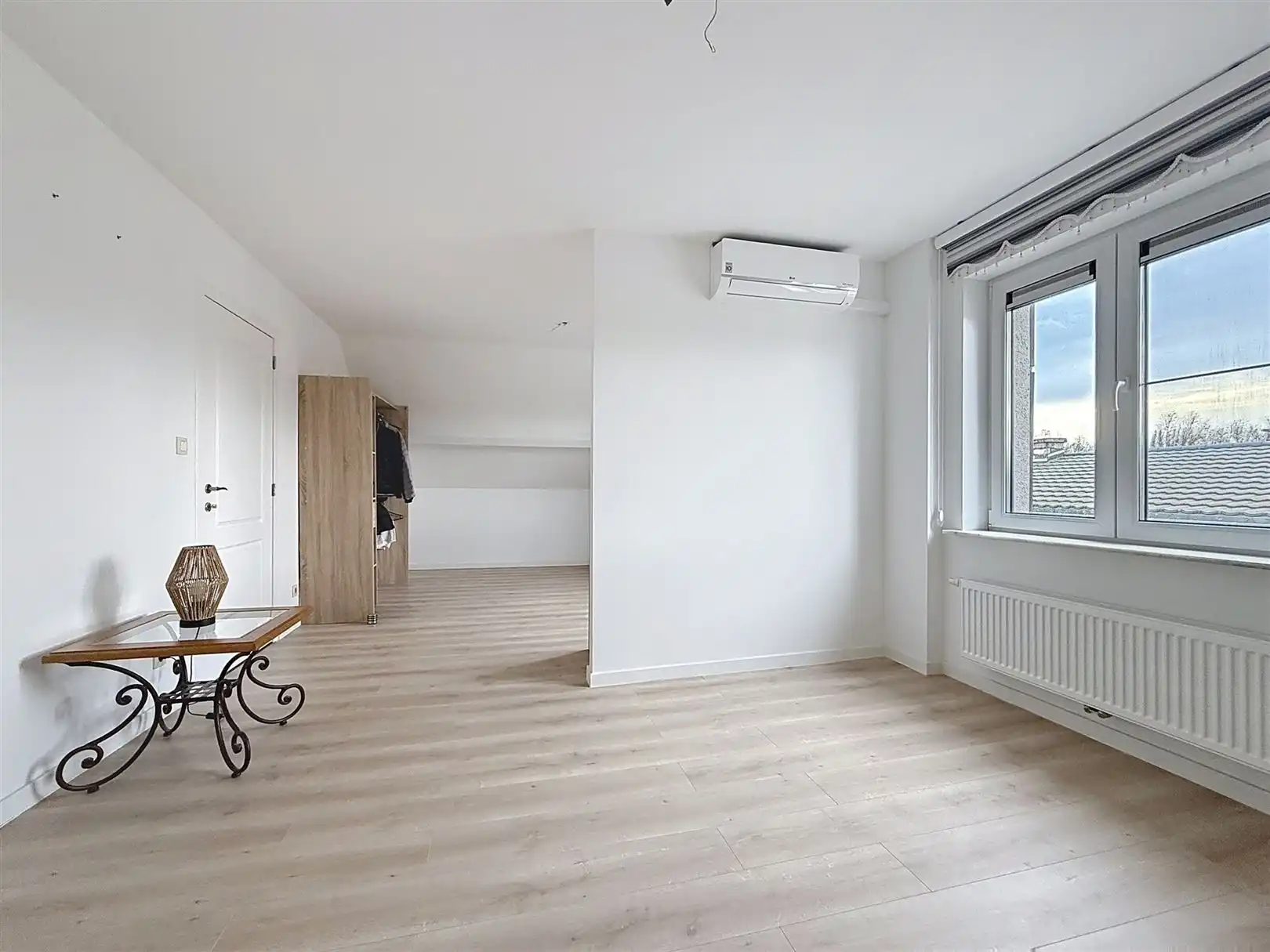 Ruime gerenoveerde woning, 5 slpks, 2 bdks, tuin, 11a 11ca  foto 22